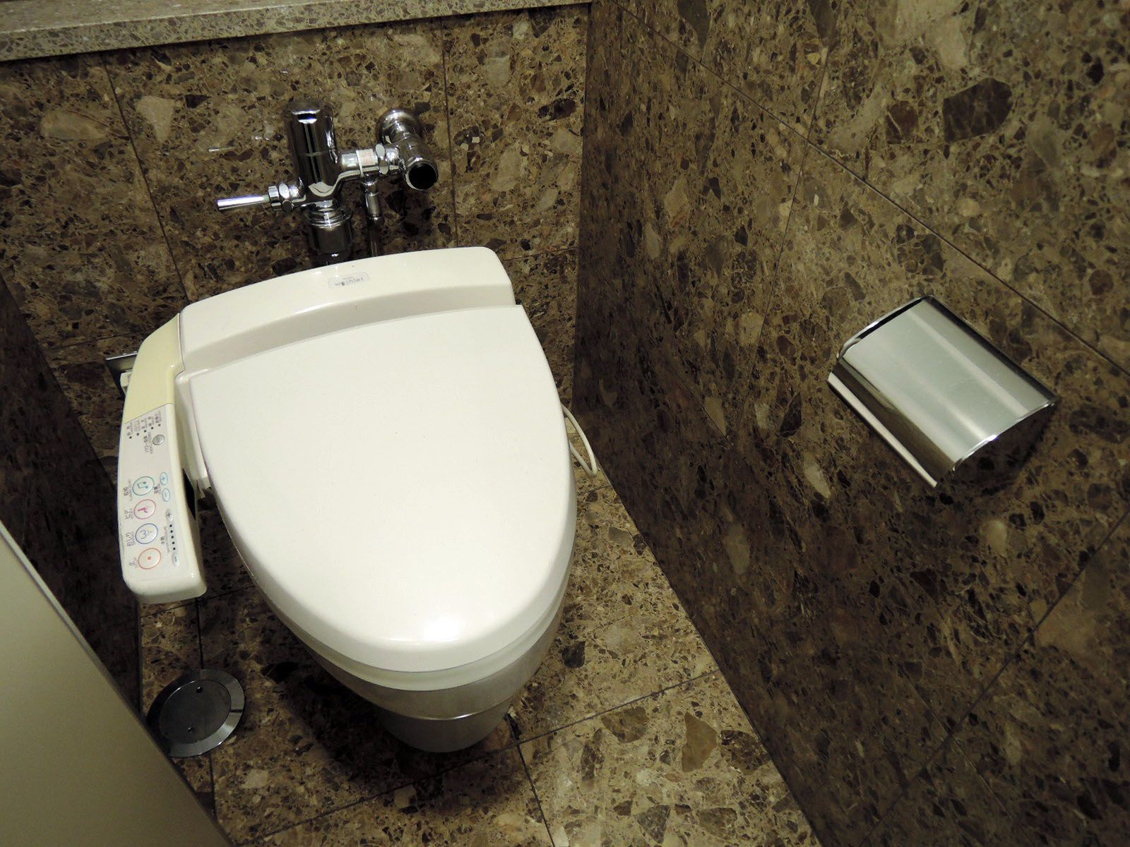 男女別トイレ個室