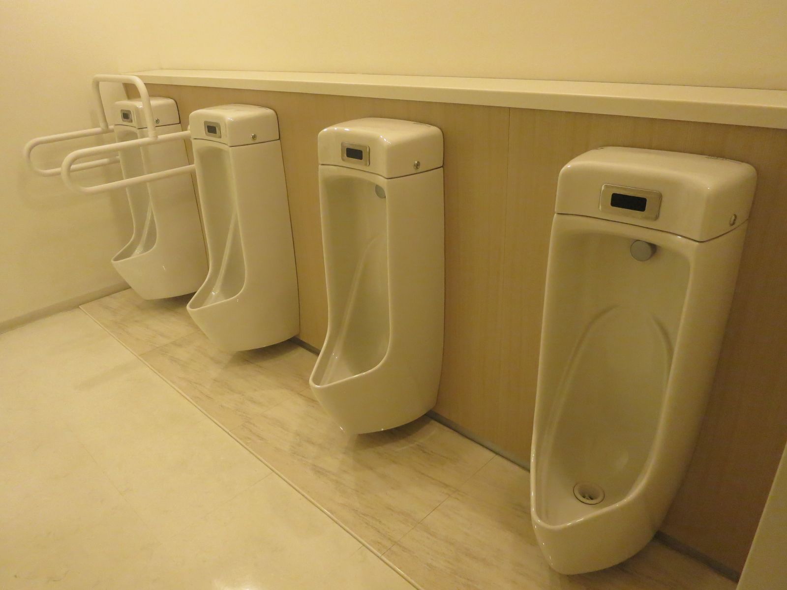 男性用トイレ