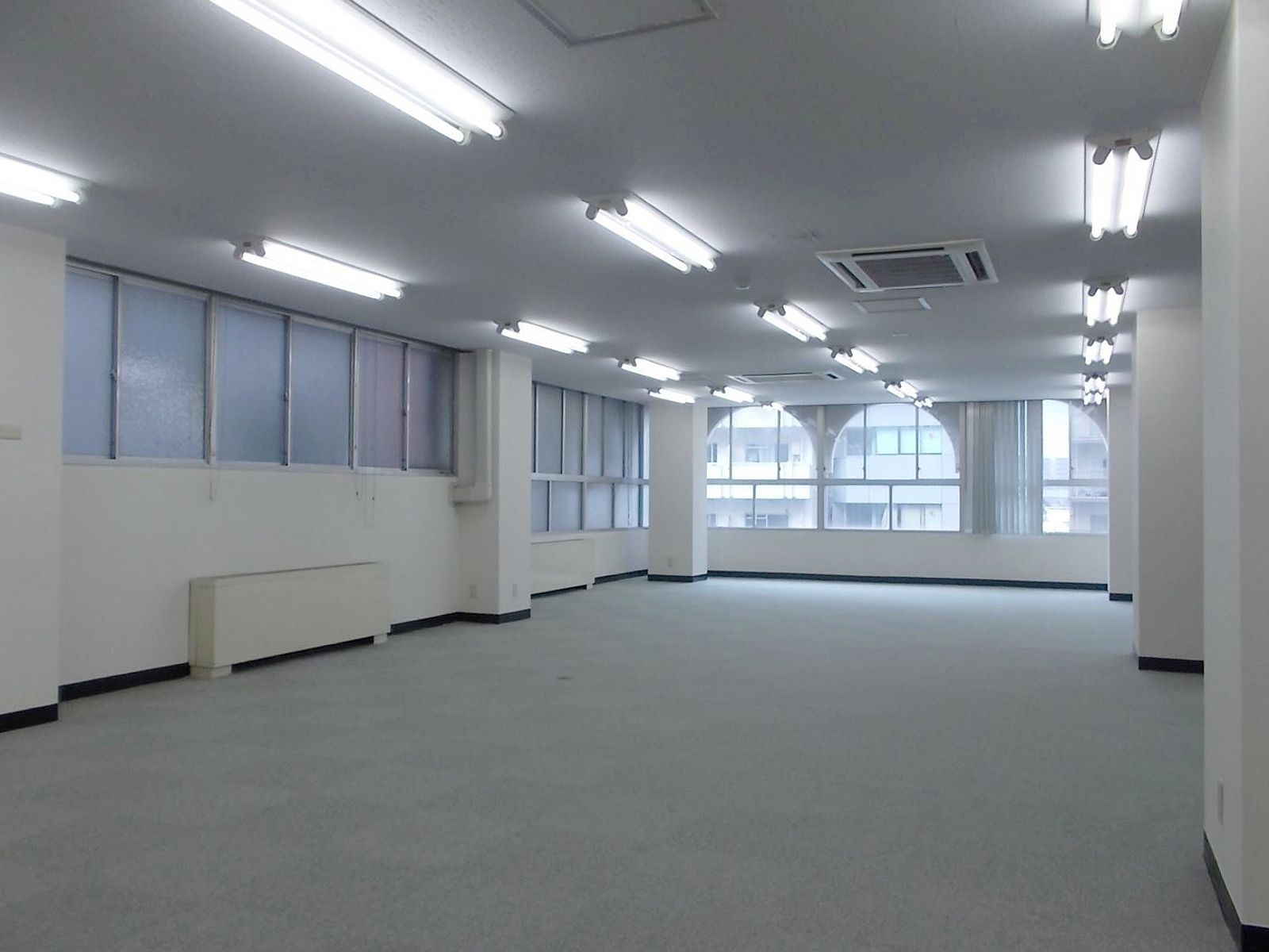 オフィス室内参考画像
