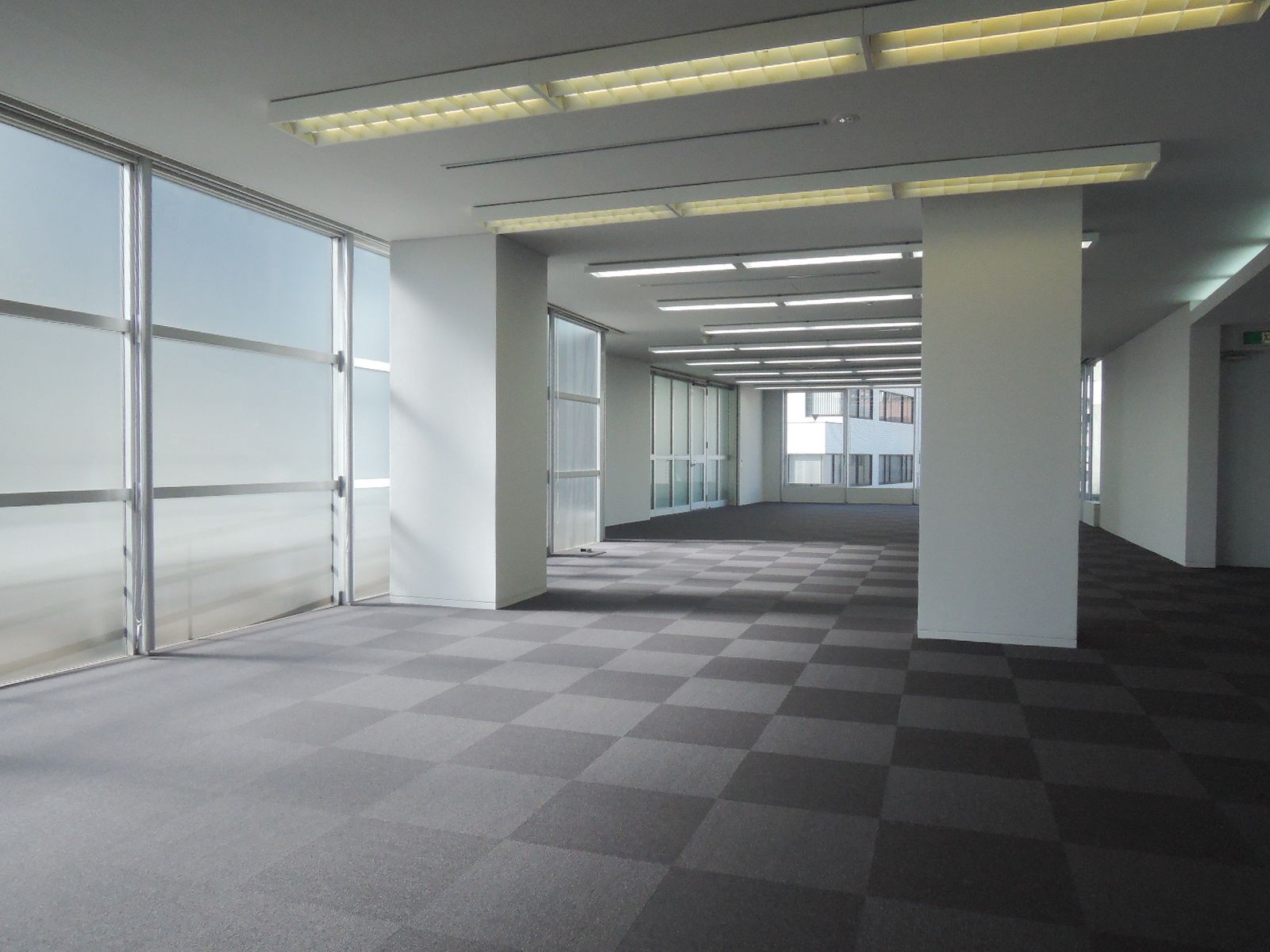 オフィス室内参考画像