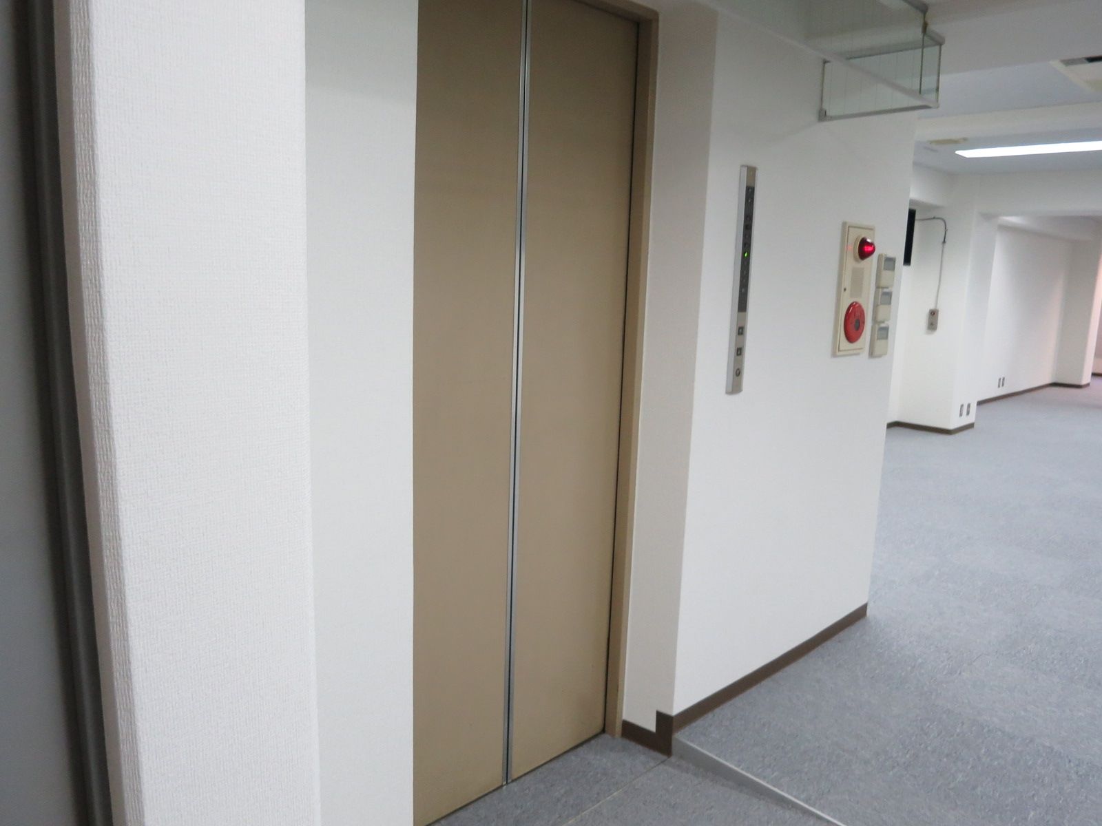 貸室内に設置されたエレベーター
