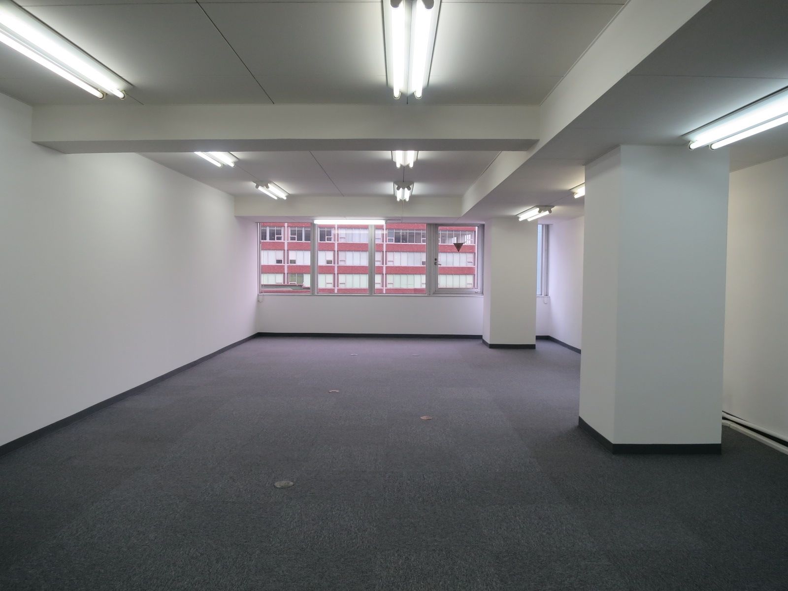 オフィス室内参考画像