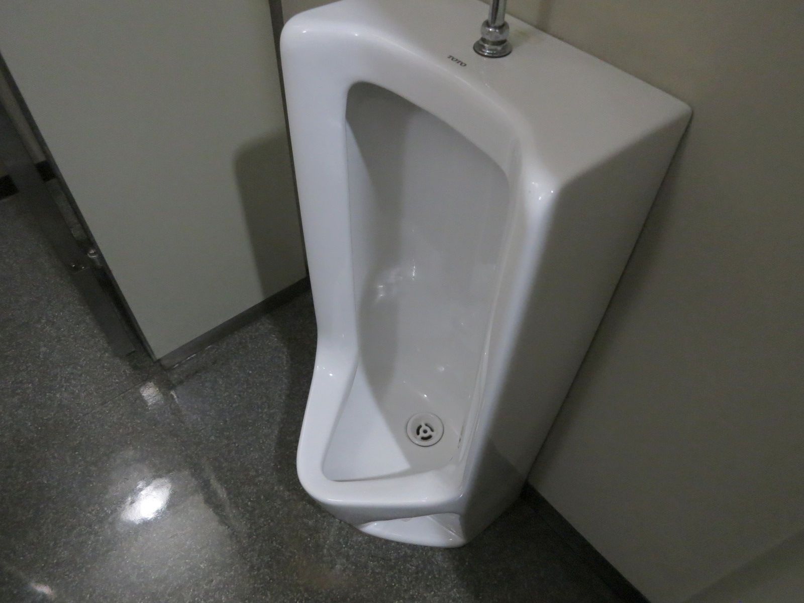 男性用トイレ