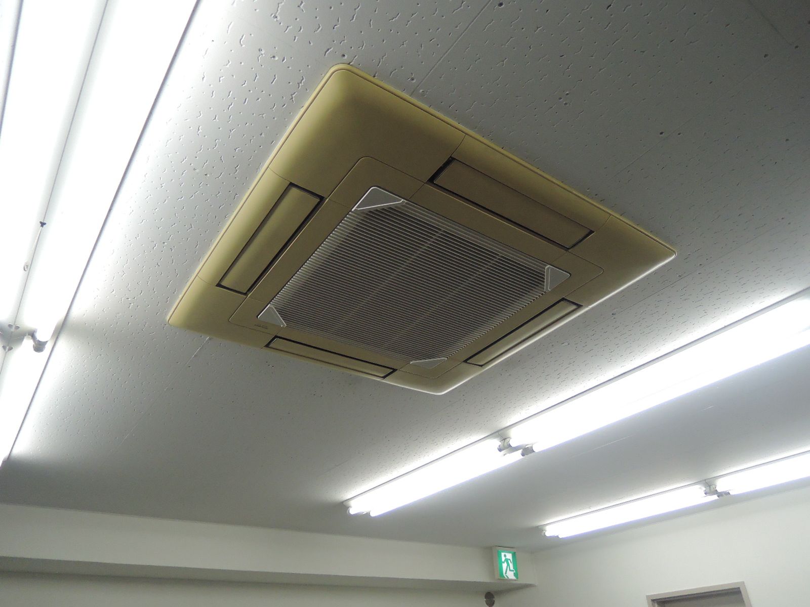 個別空調