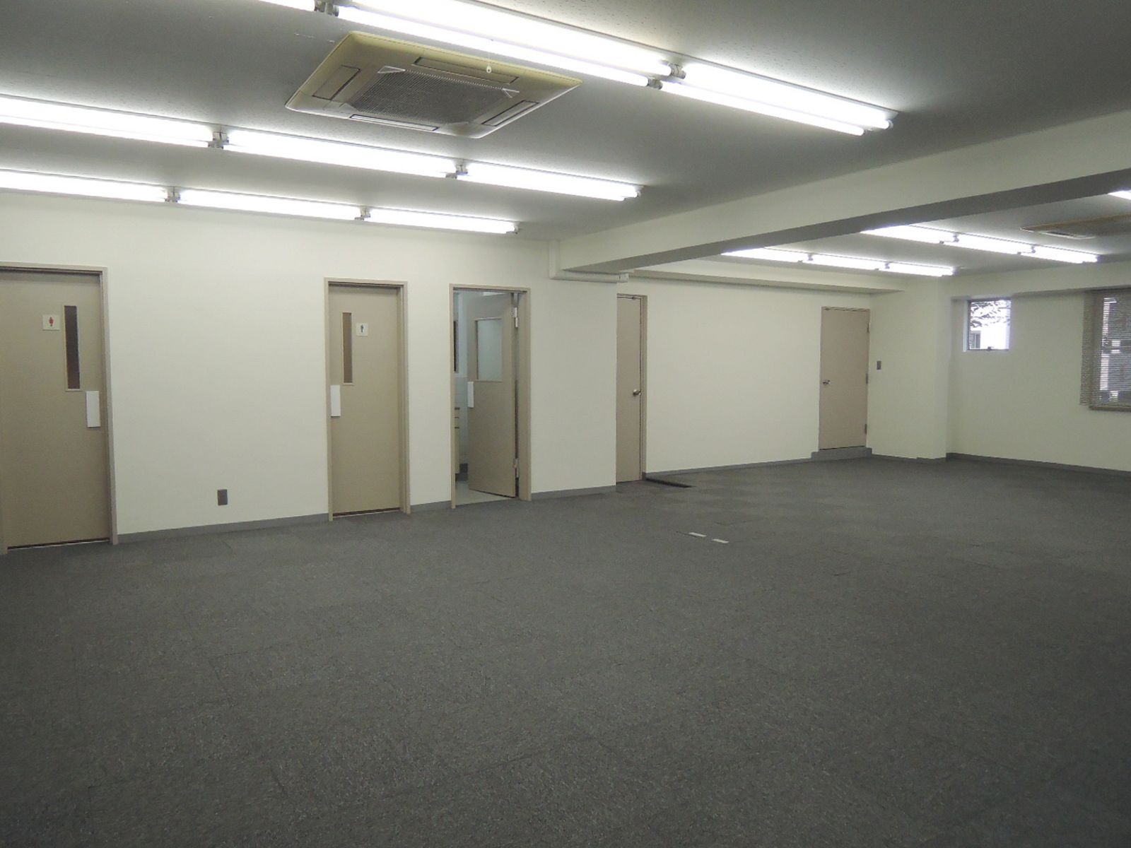 共用部は貸室内（トイレ男女別）