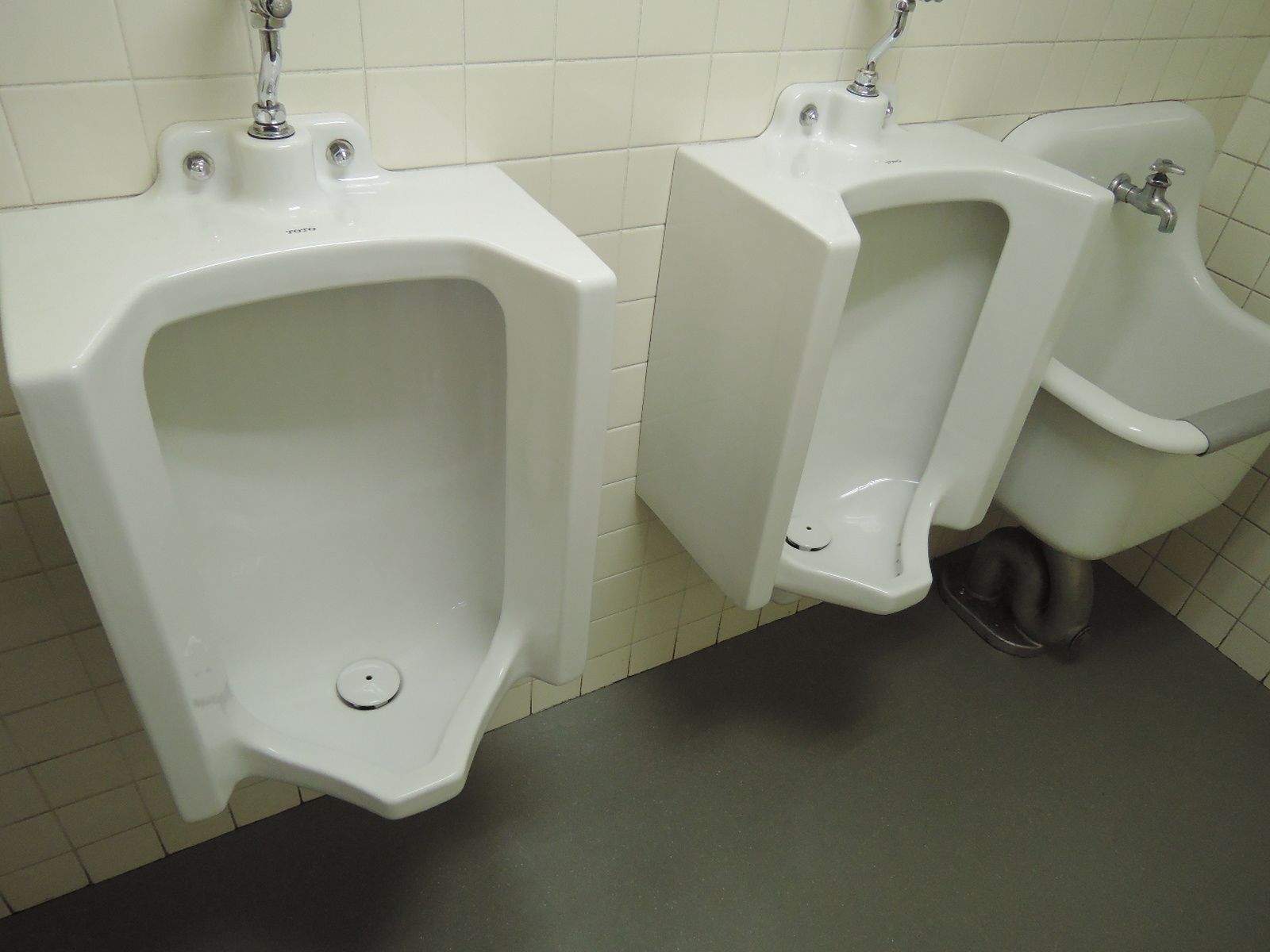 男性用トイレ