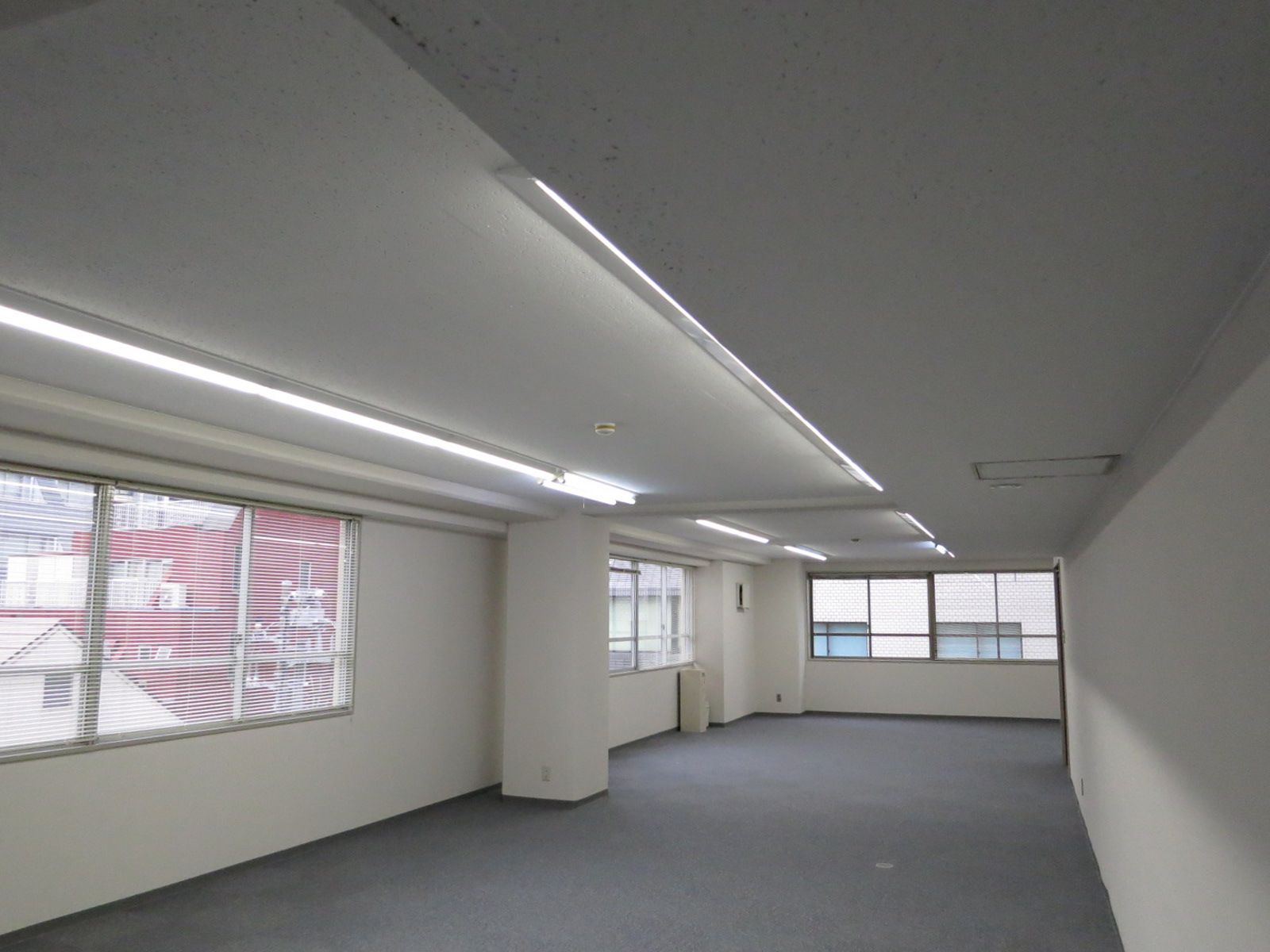 オフィス室内参考画像