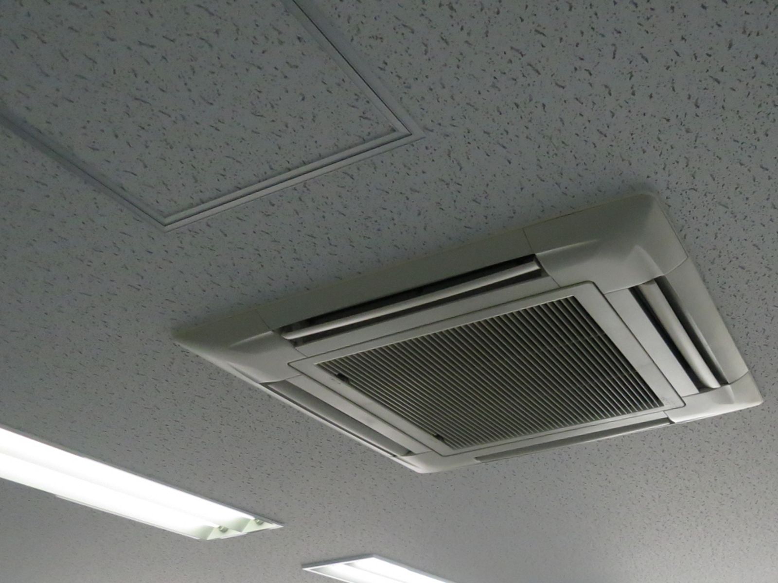 個別空調
