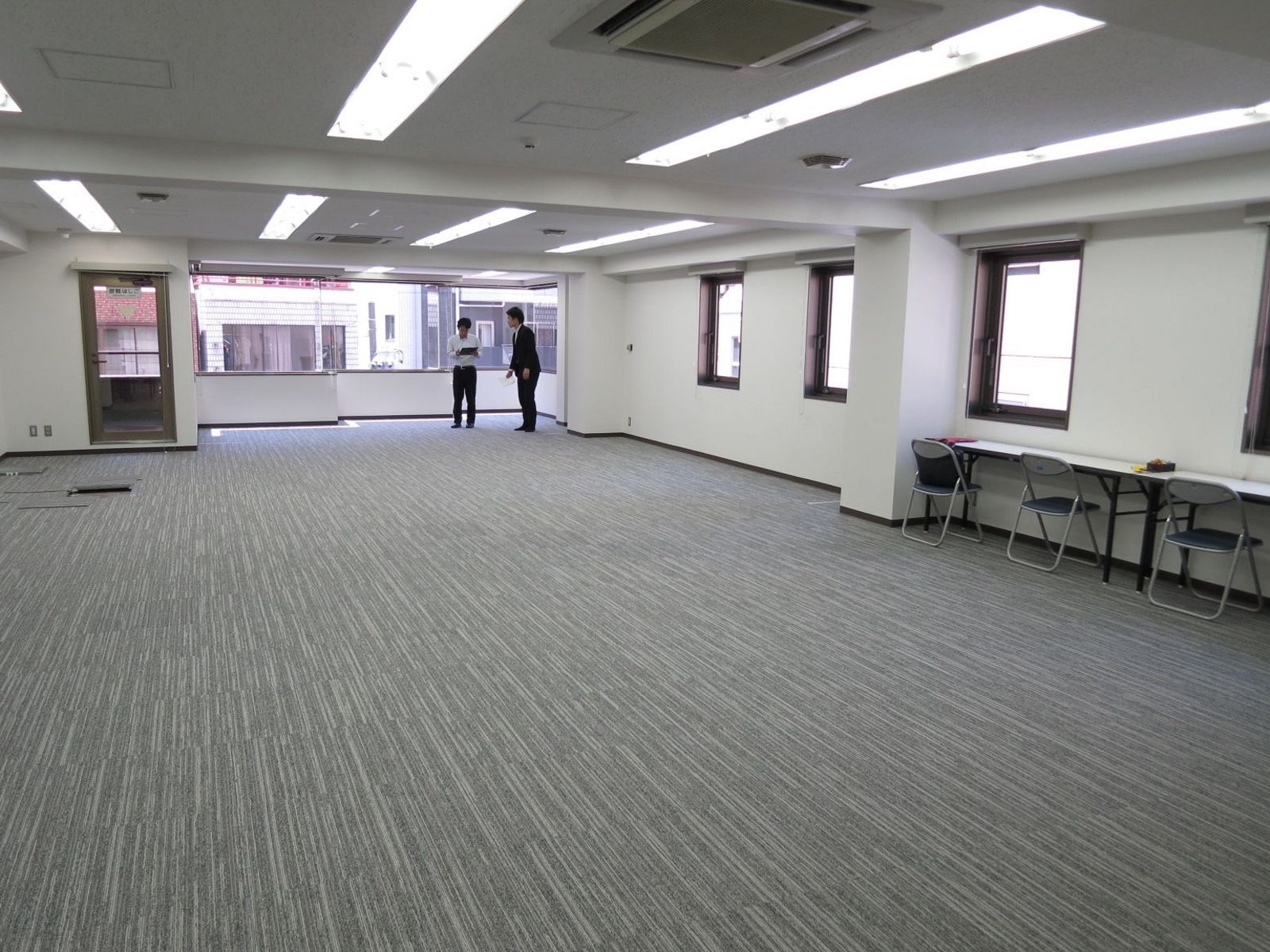 オフィス室内参考画像