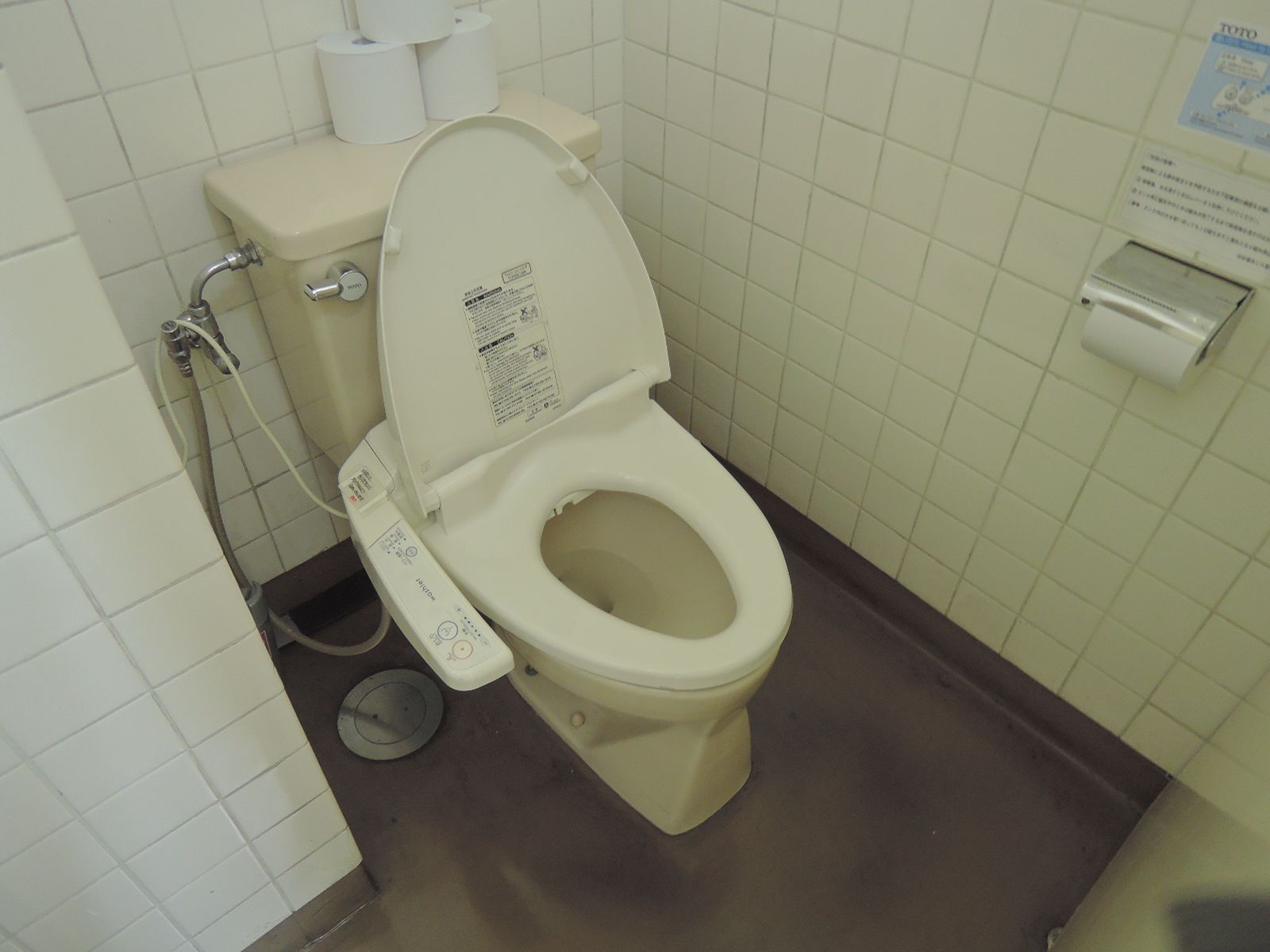男女別トイレ個室