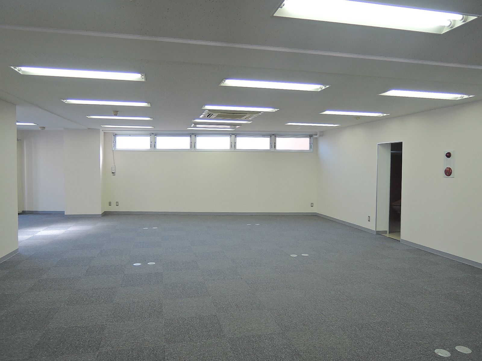 オフィス室内参考画像