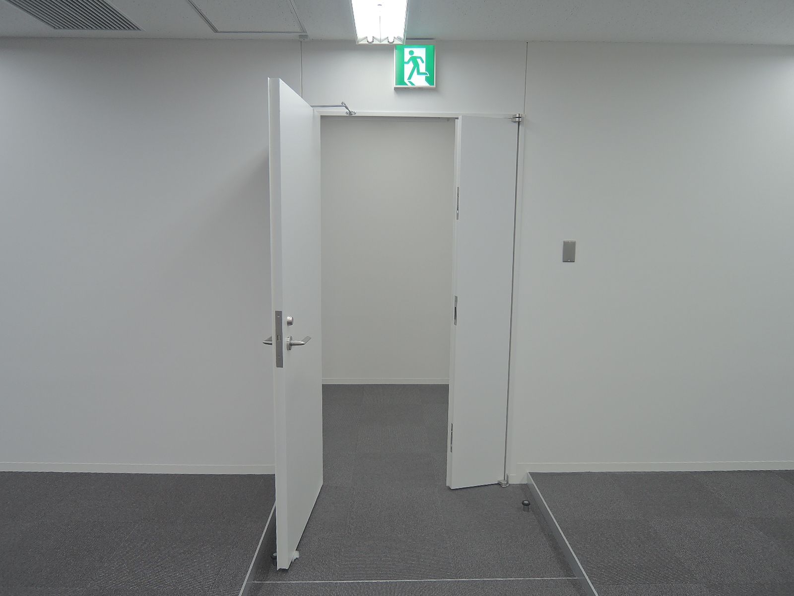 貸室出入口