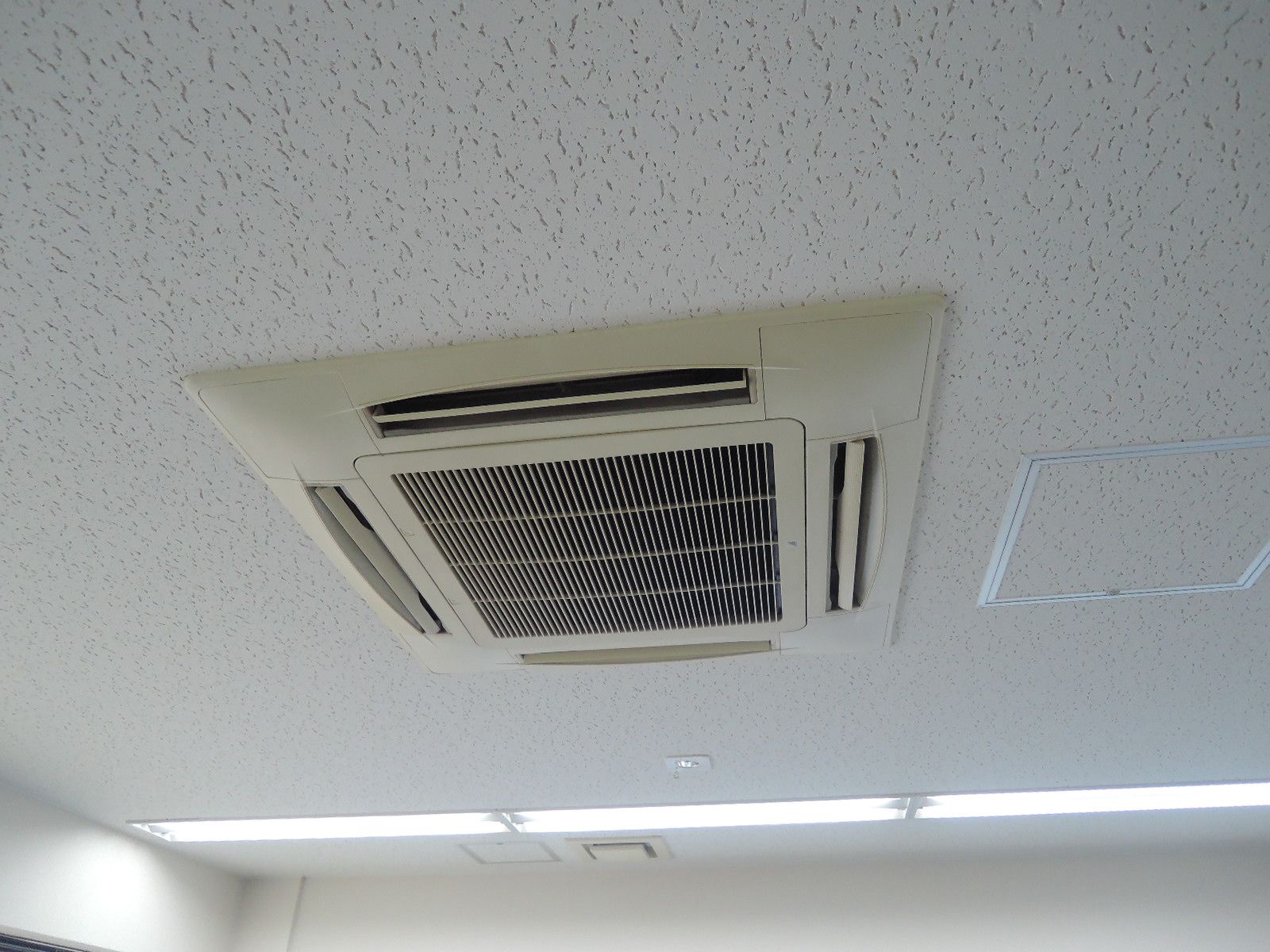空調吹き出し口