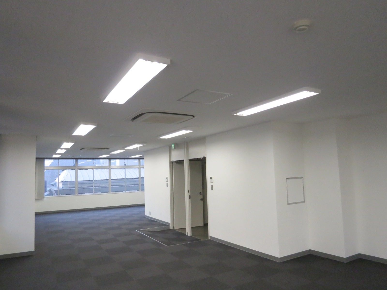 オフィス室内参考画像