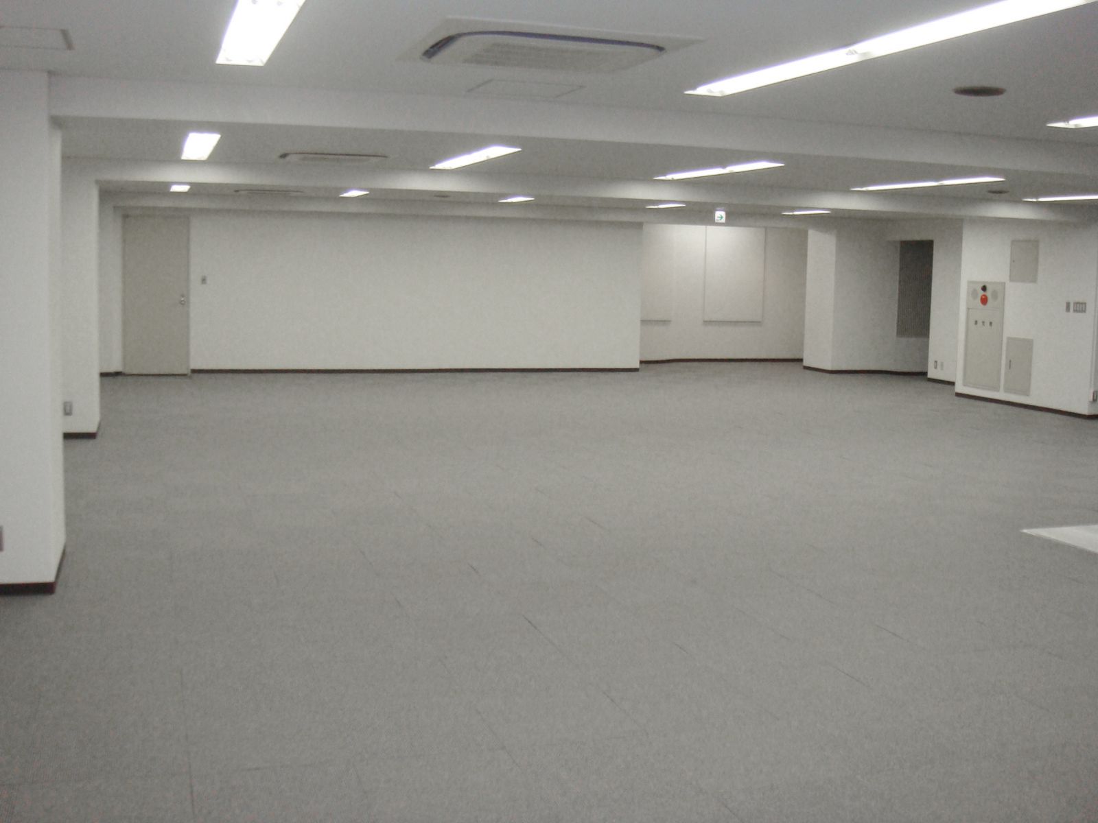 オフィス室内参考画像