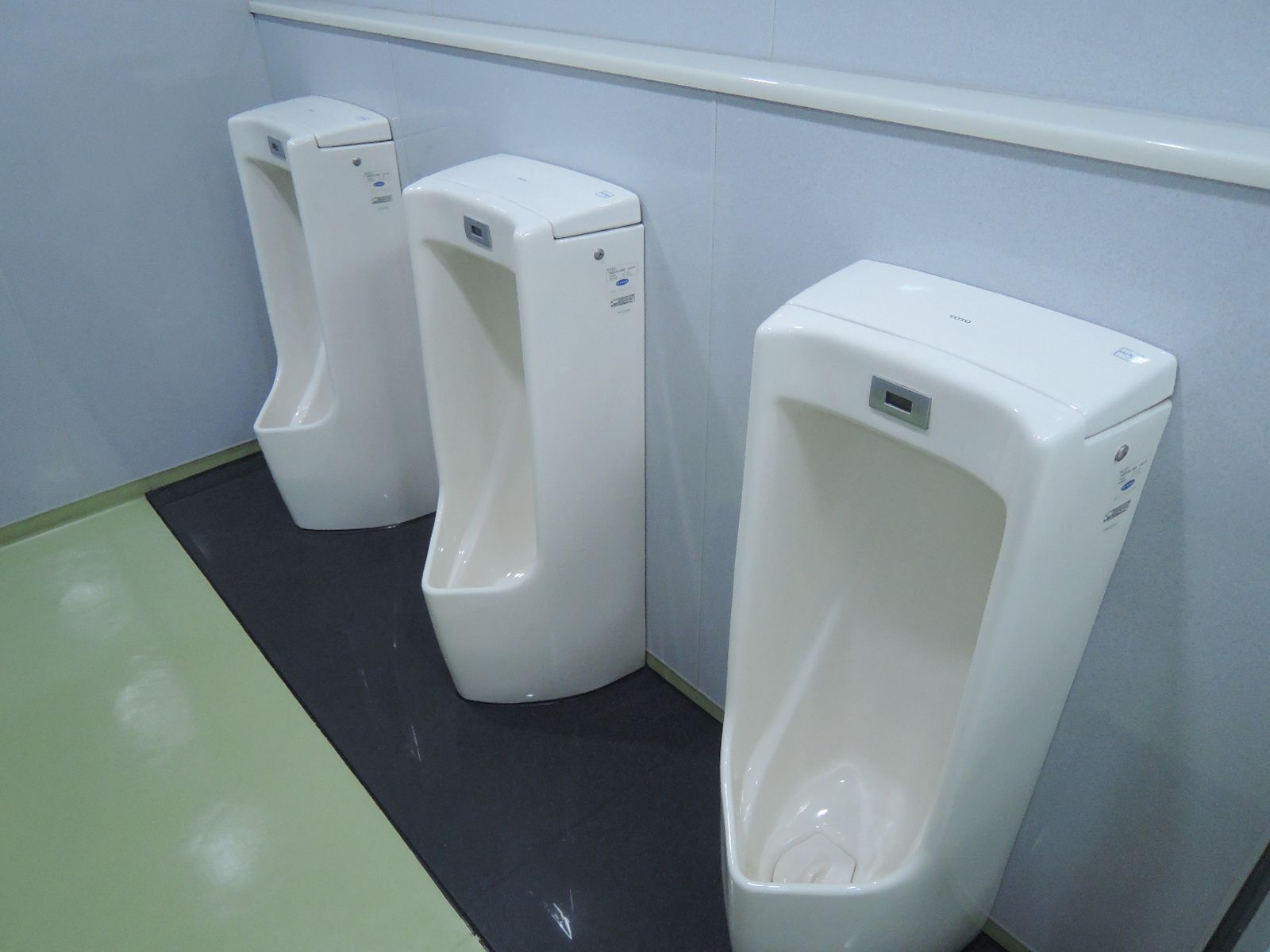 男性用トイレ