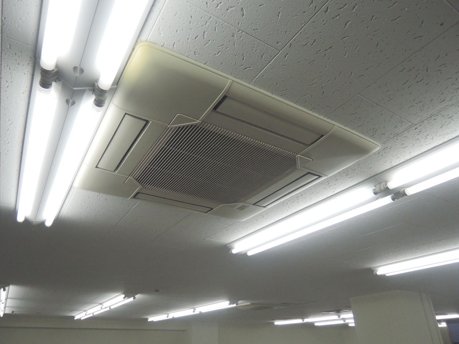 空調吹き出し口