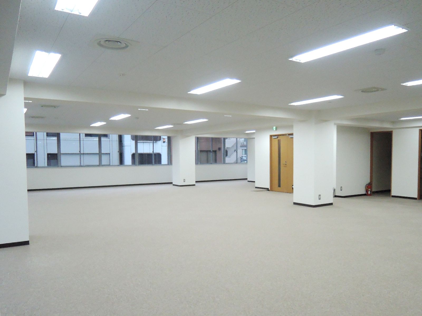 貸室内には一部柱あり