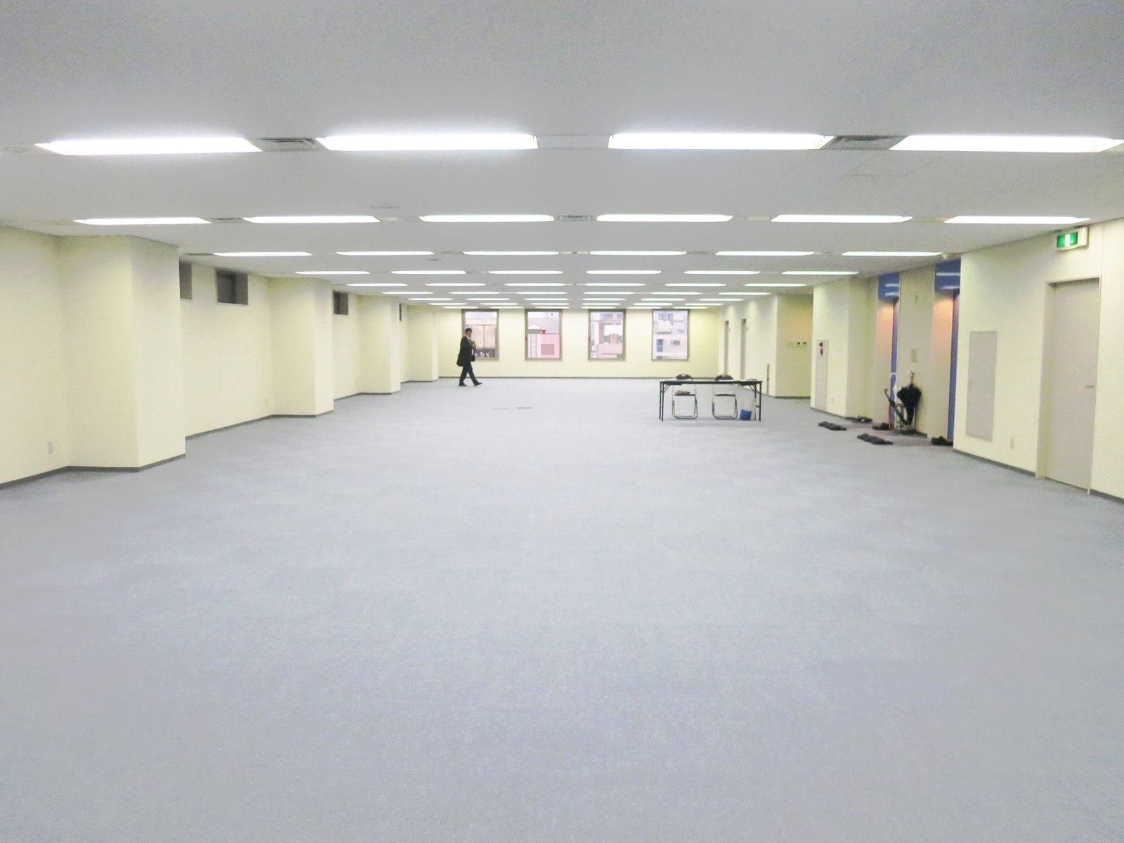オフィス室内参考画像