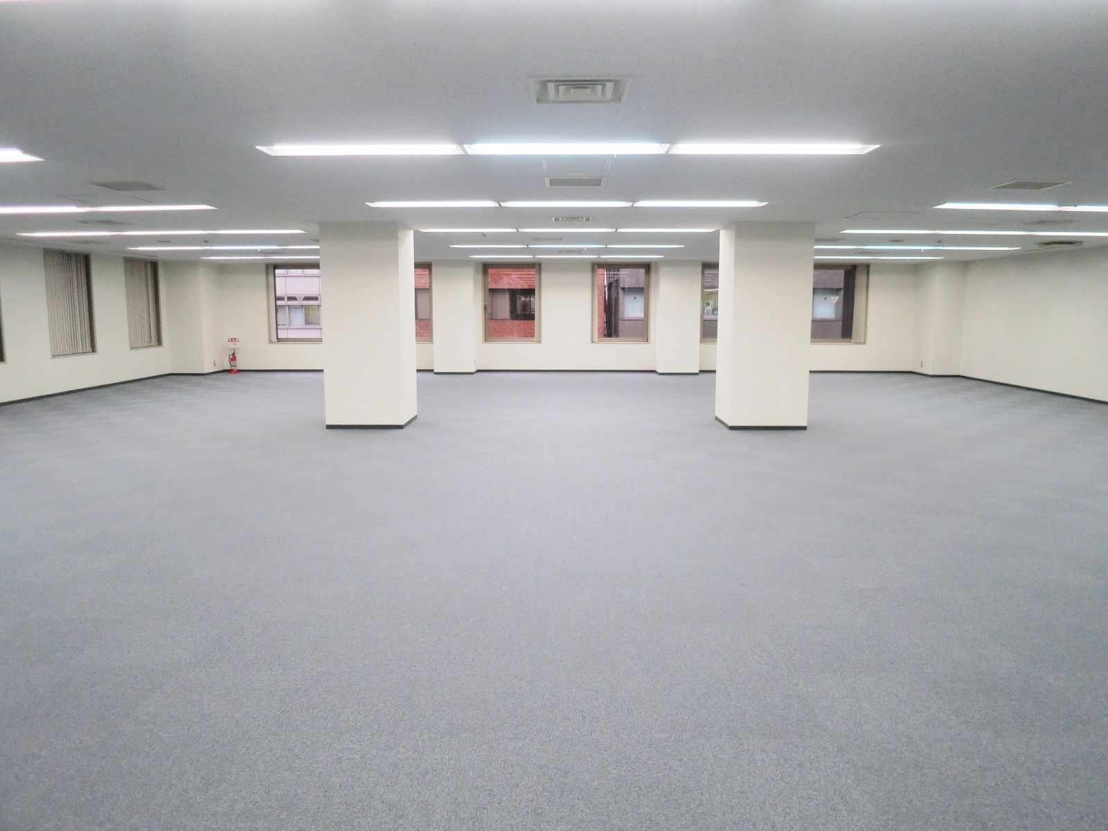 オフィス室内参考画像