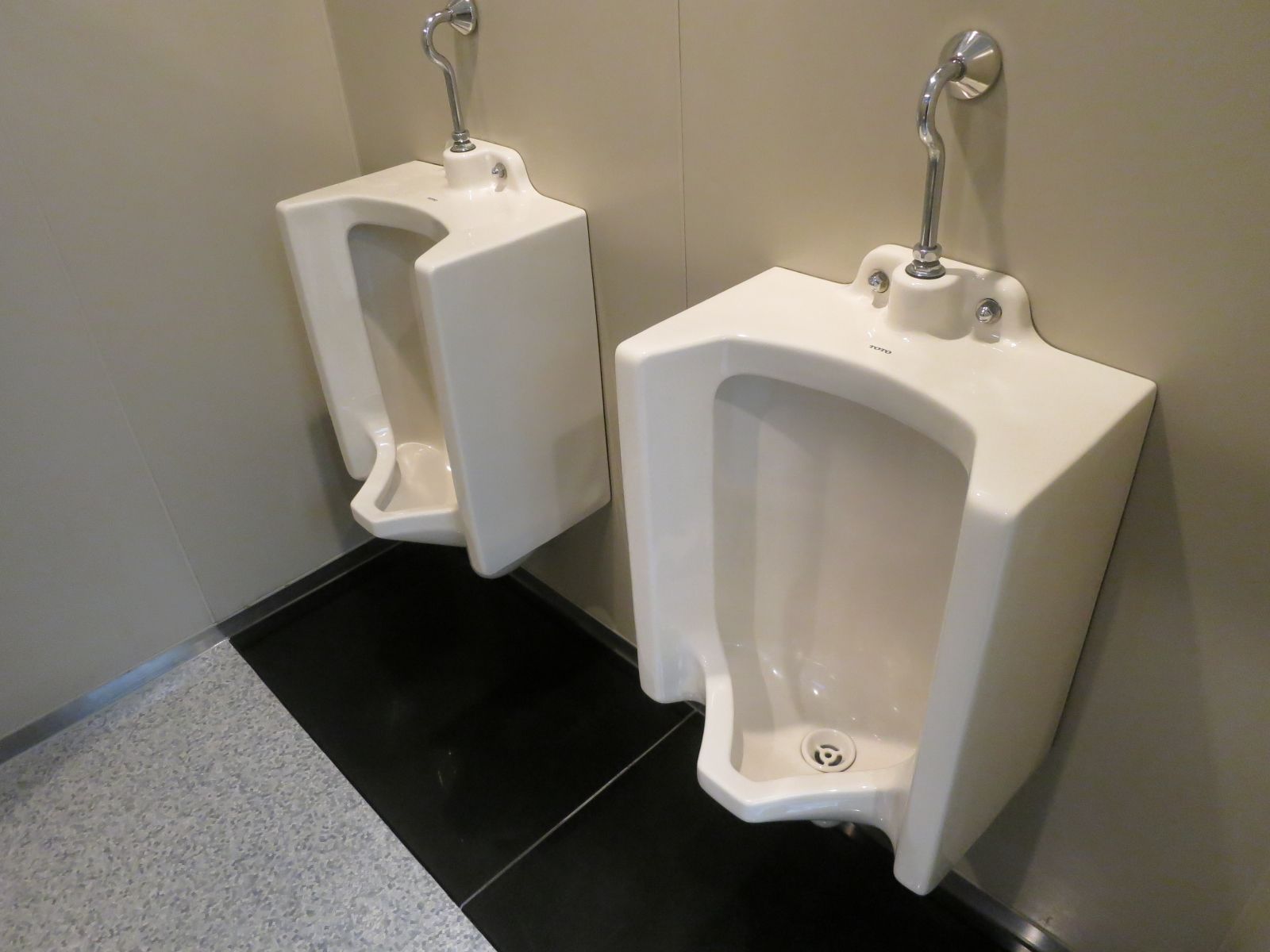 男性用トイレ
