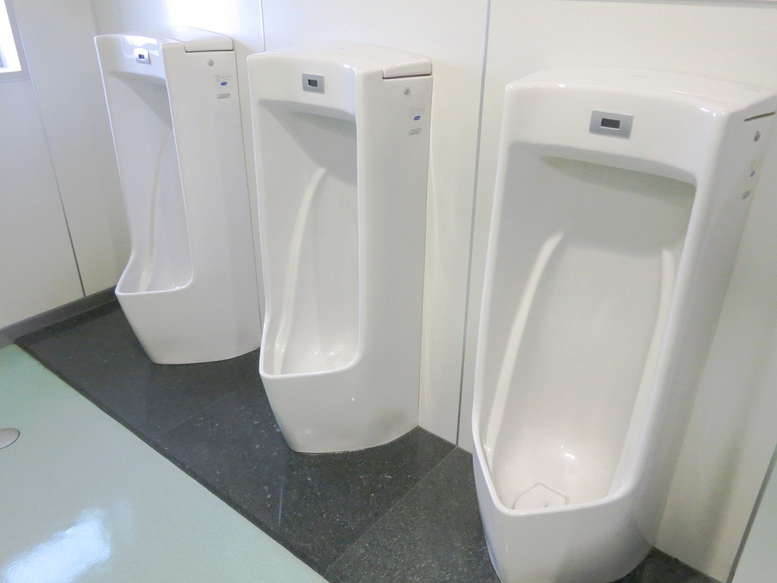 男性用トイレ