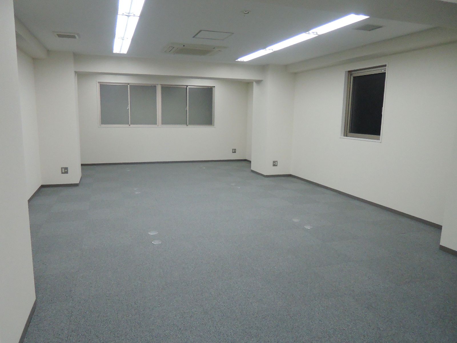 オフィス室内参考画像