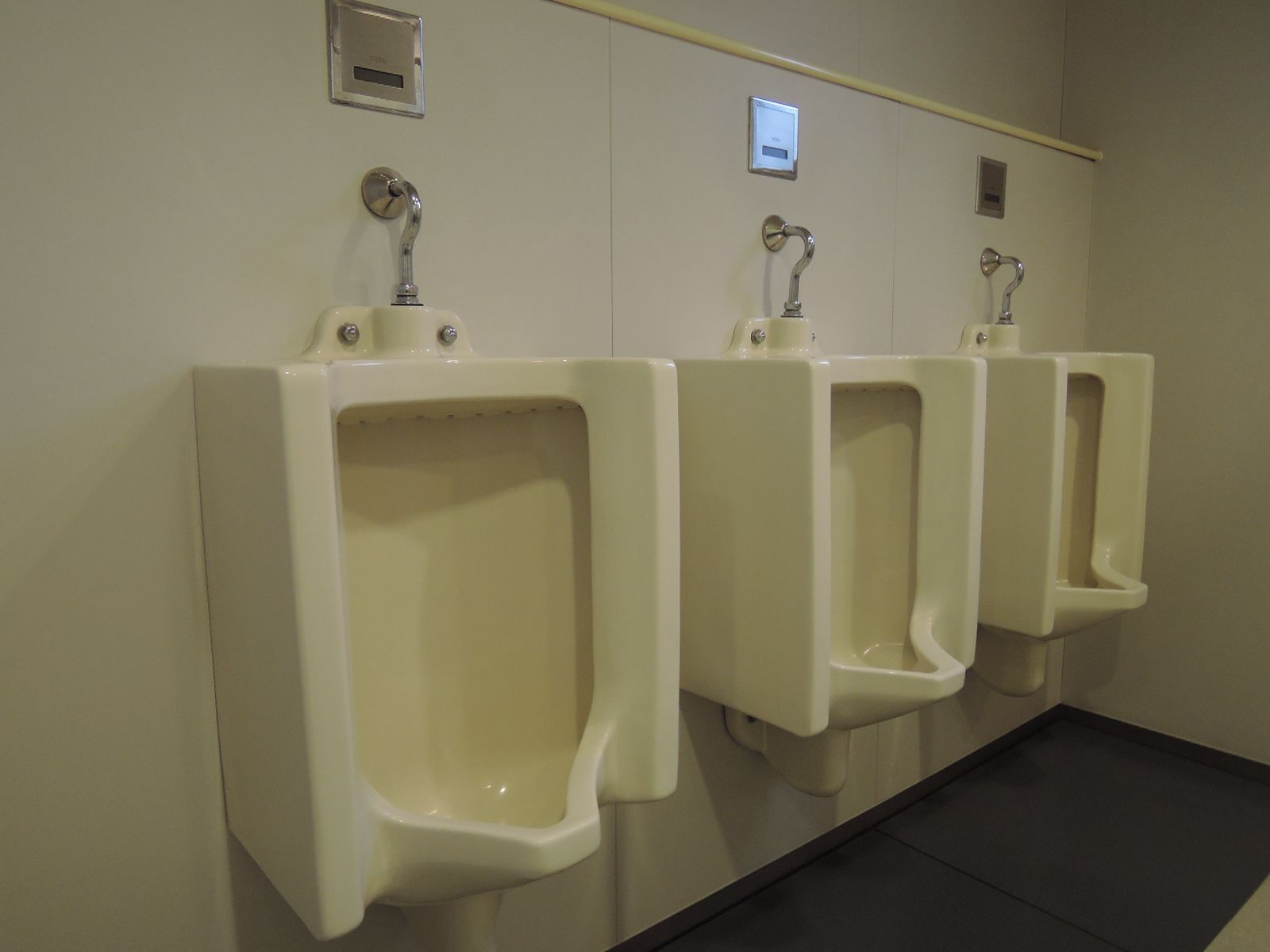 男性用トイレ