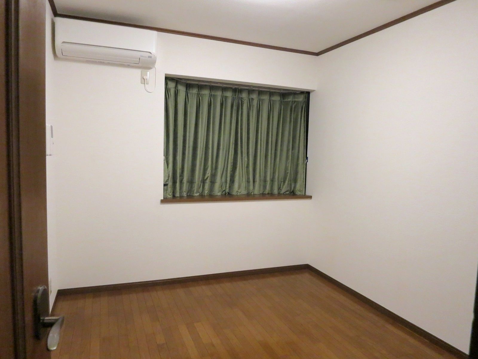 オフィス室内参考画像