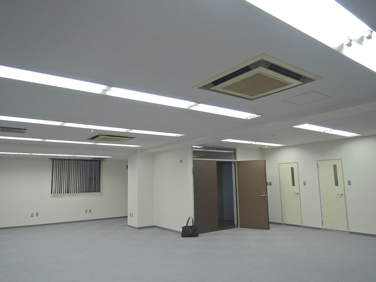 オフィス室内参考画像(9階・約36坪)
