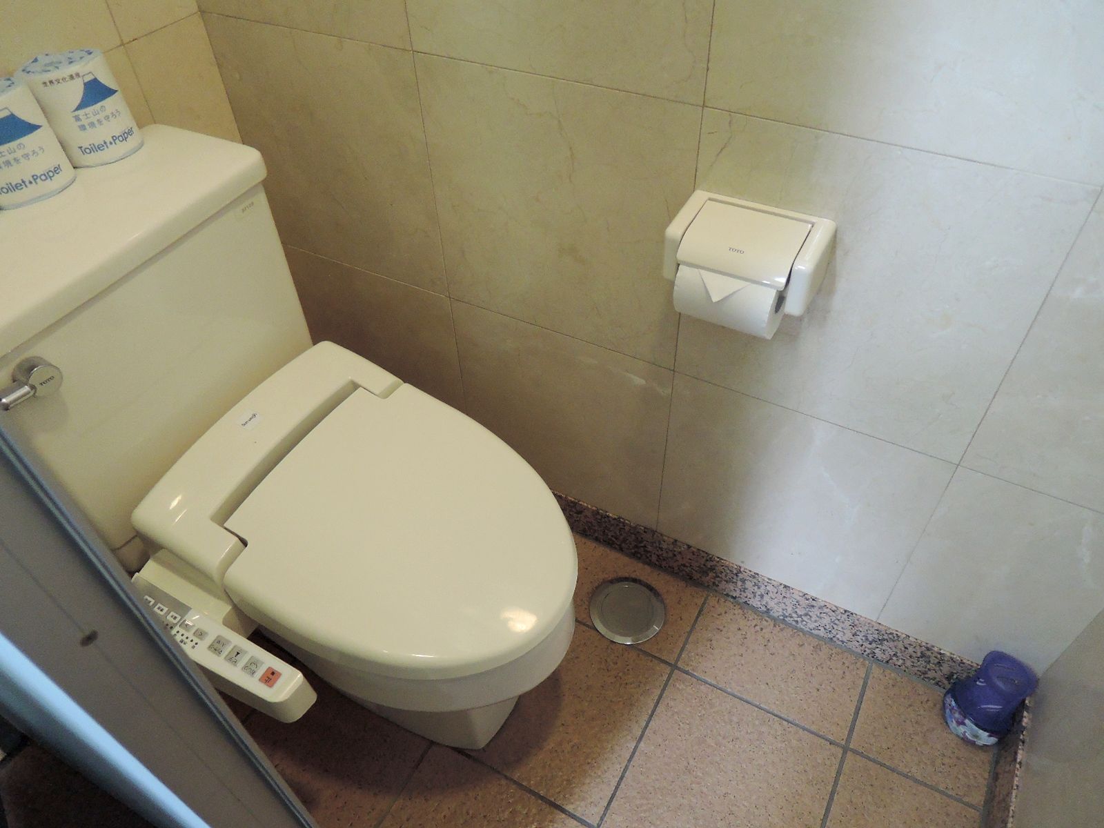 男女別トイレ完備