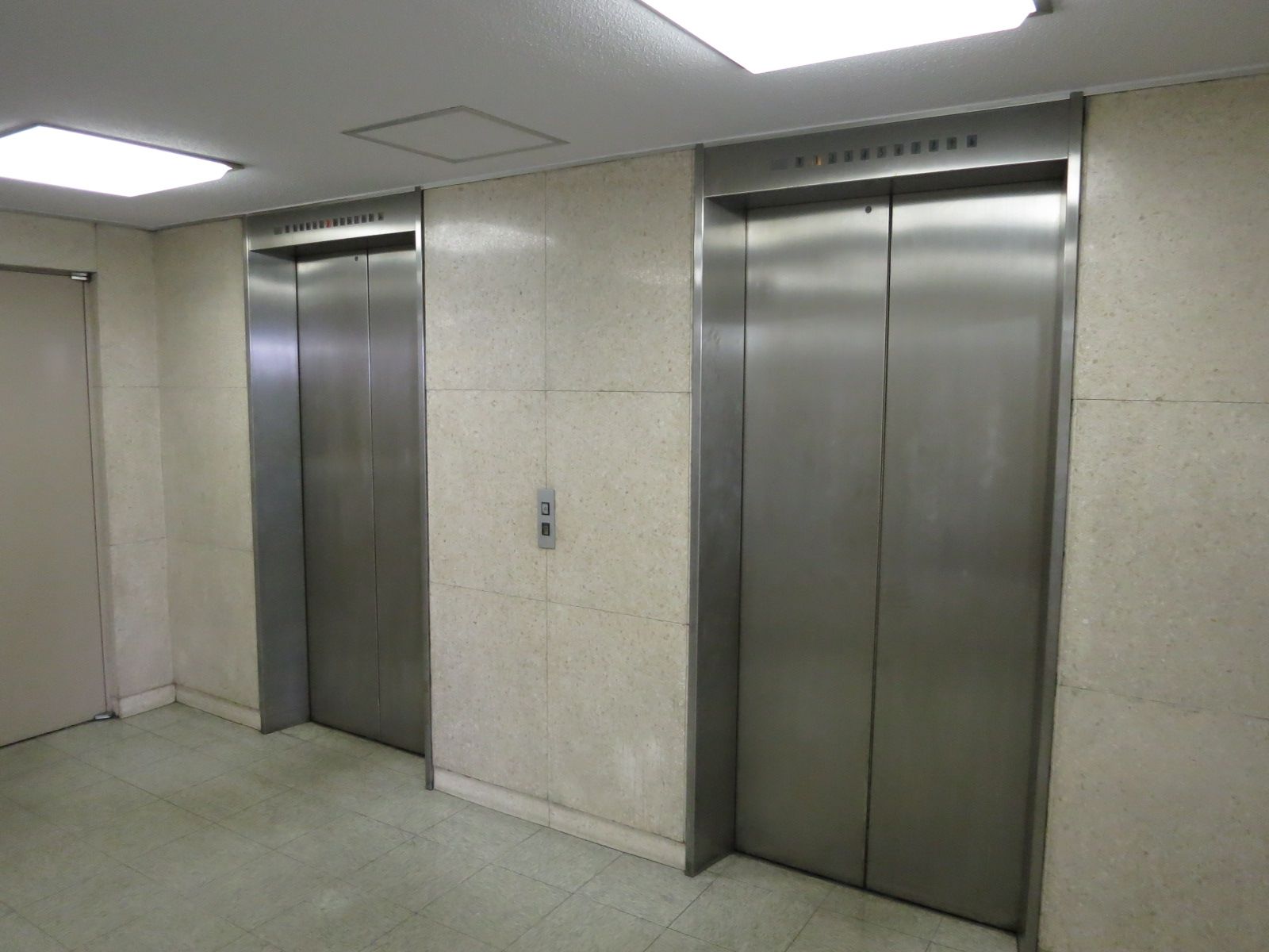 エレベーターホール