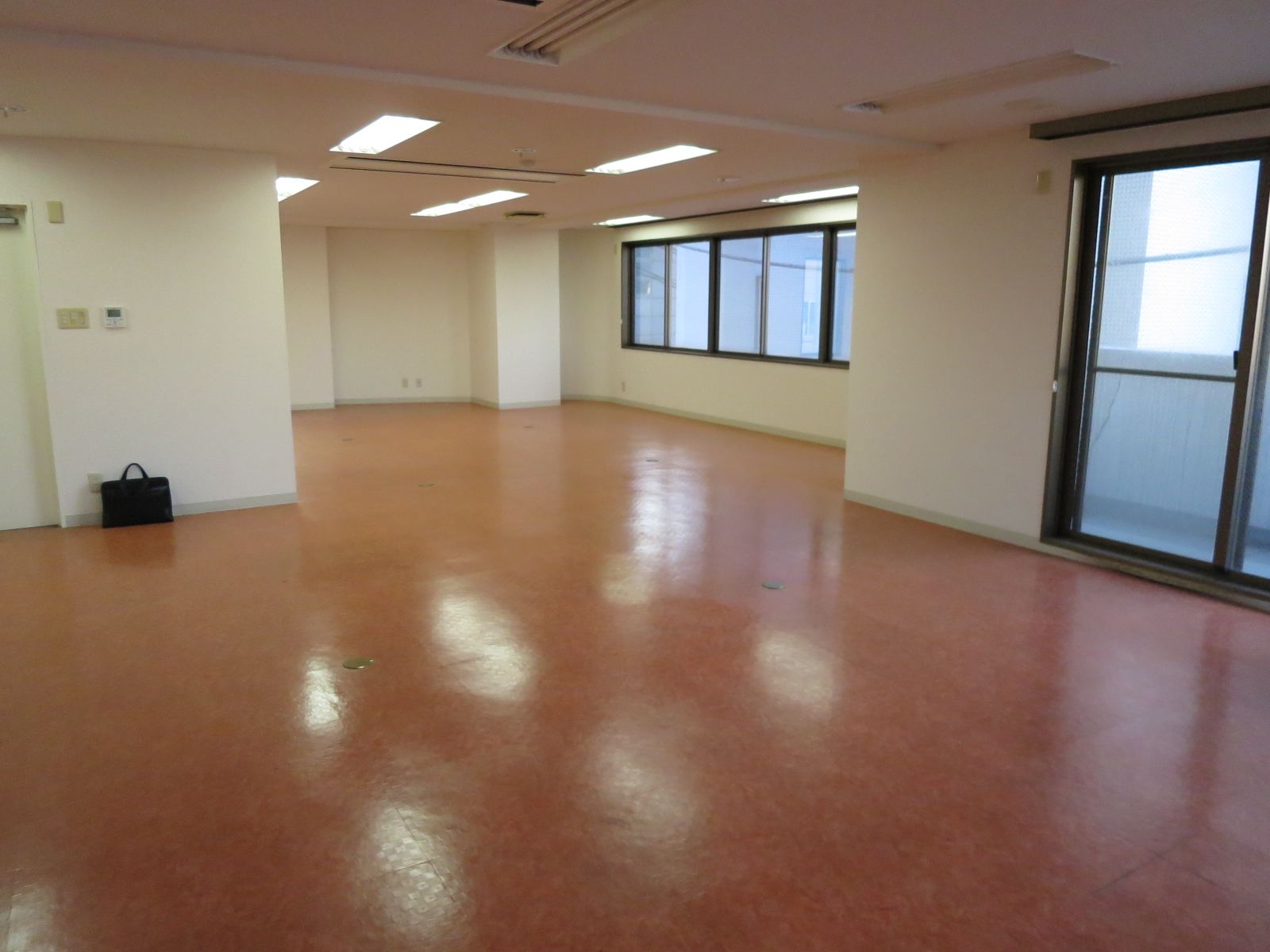 オフィス室内参考画像(3階）