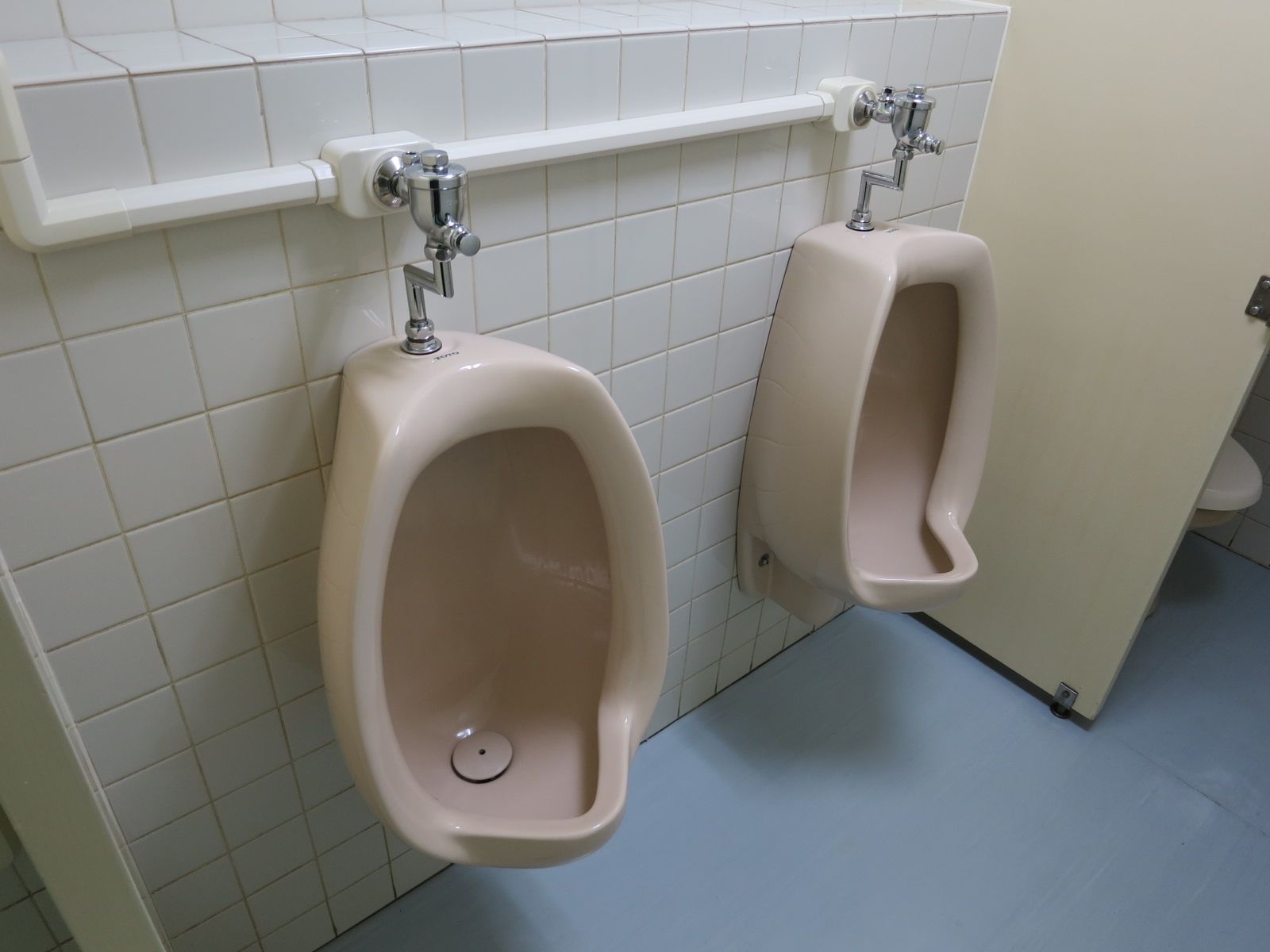 男性トイレ