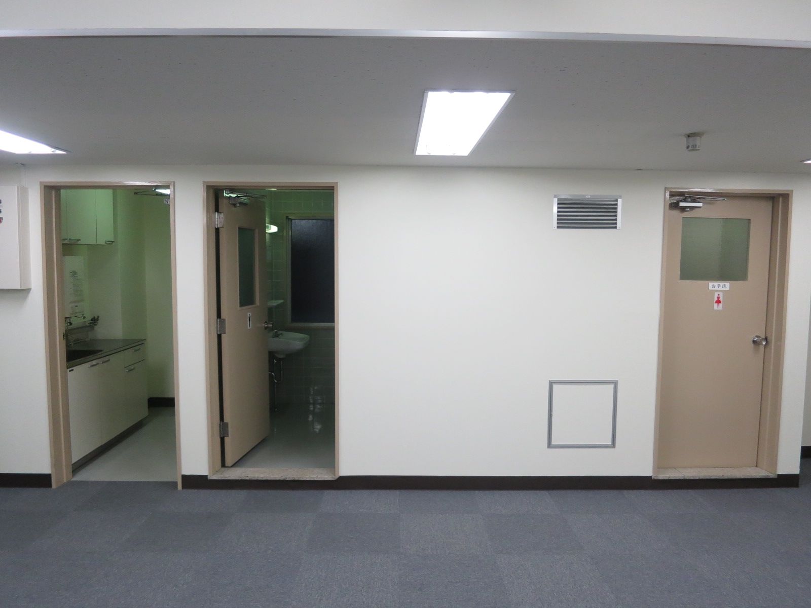 給湯・トイレ入口