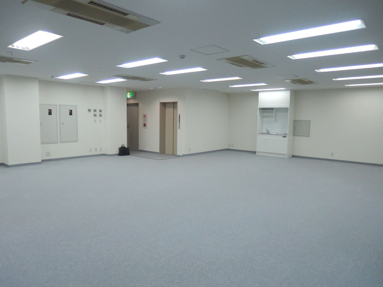 オフィス室内参考画像