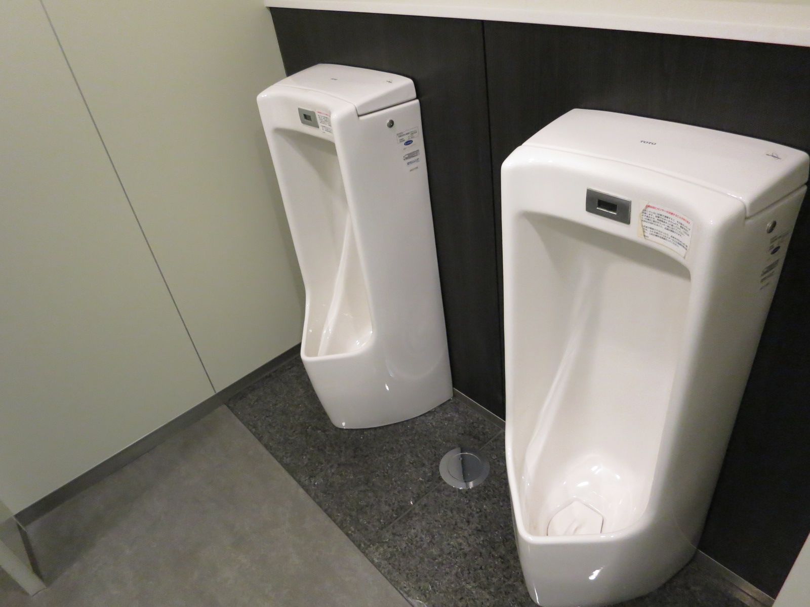男性用トイレ