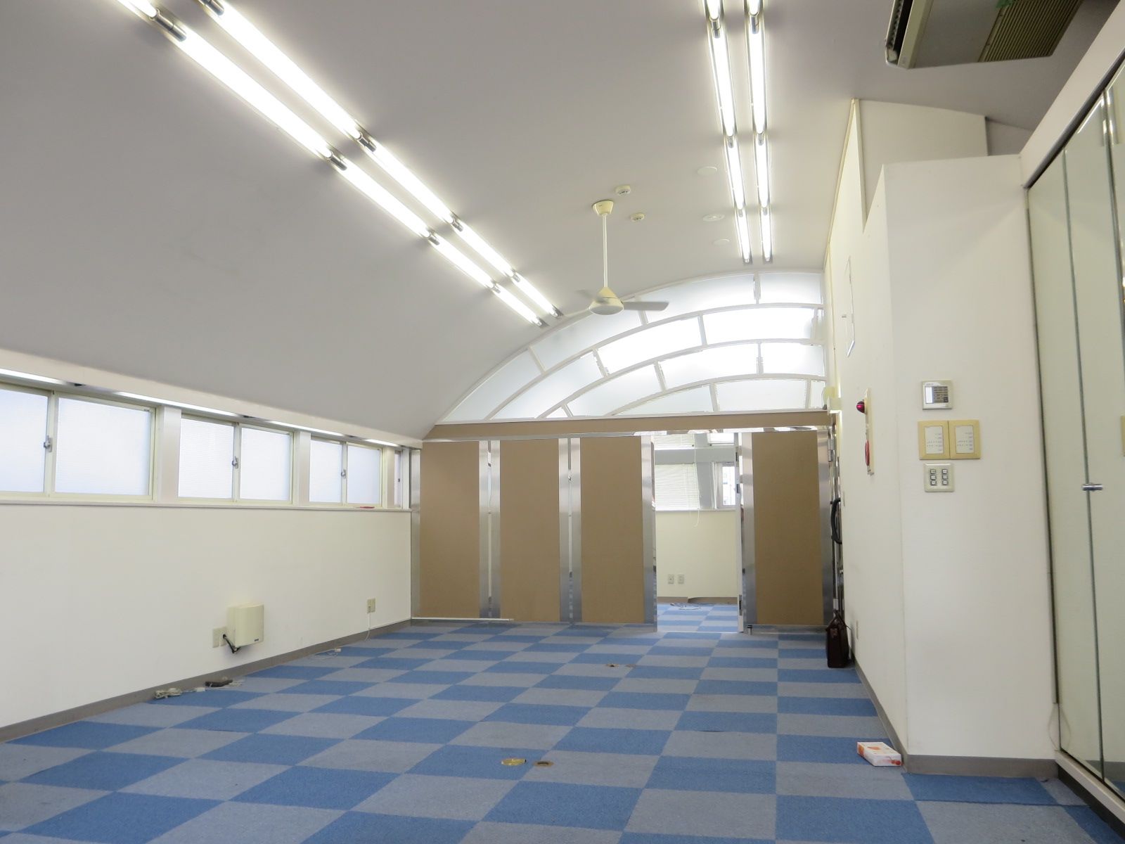 オフィス室内参考画像