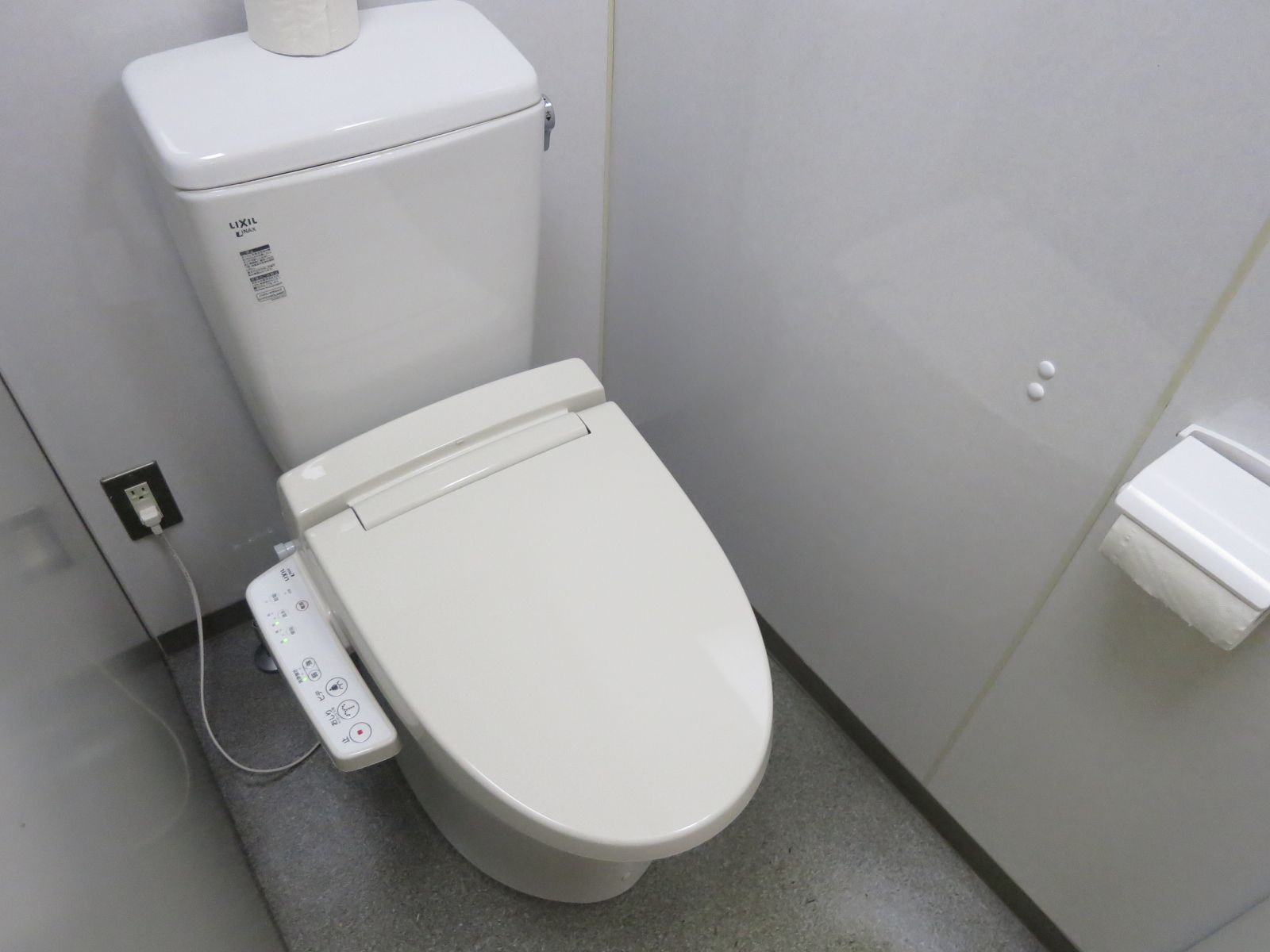 男女別トイレ個室