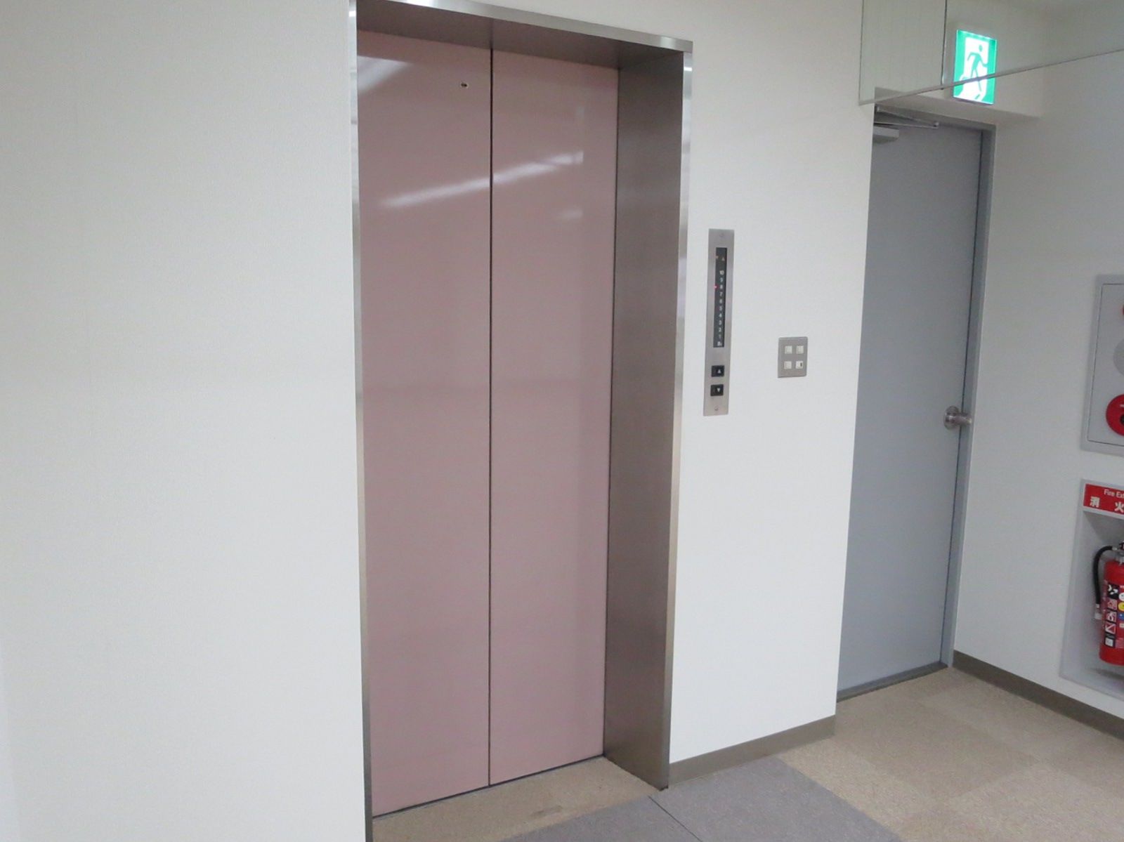 エレベーターホール