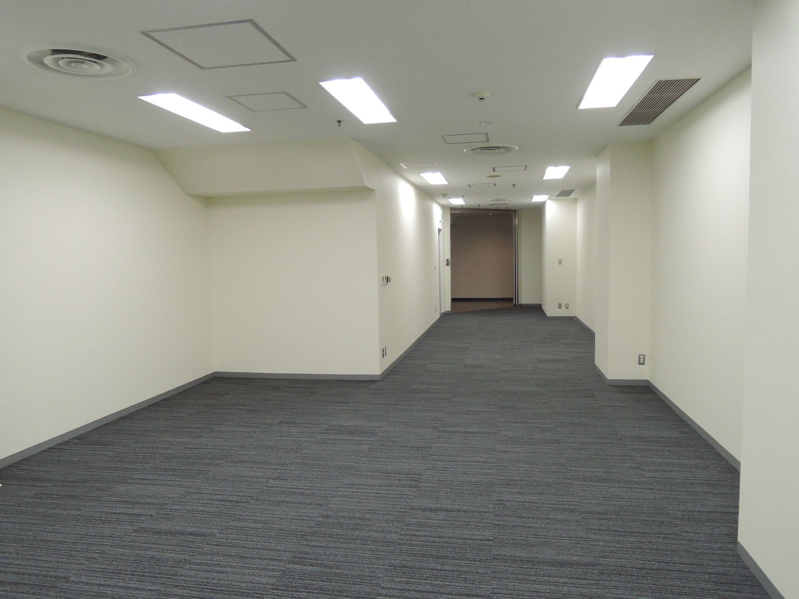 貸室別角度からの様子(地下1階)