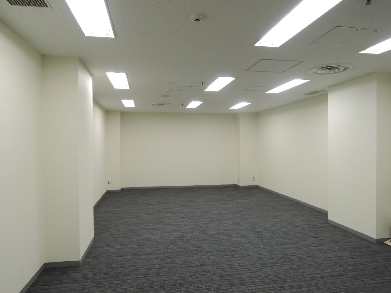 オフィス室内参考画像(※地下1階)
