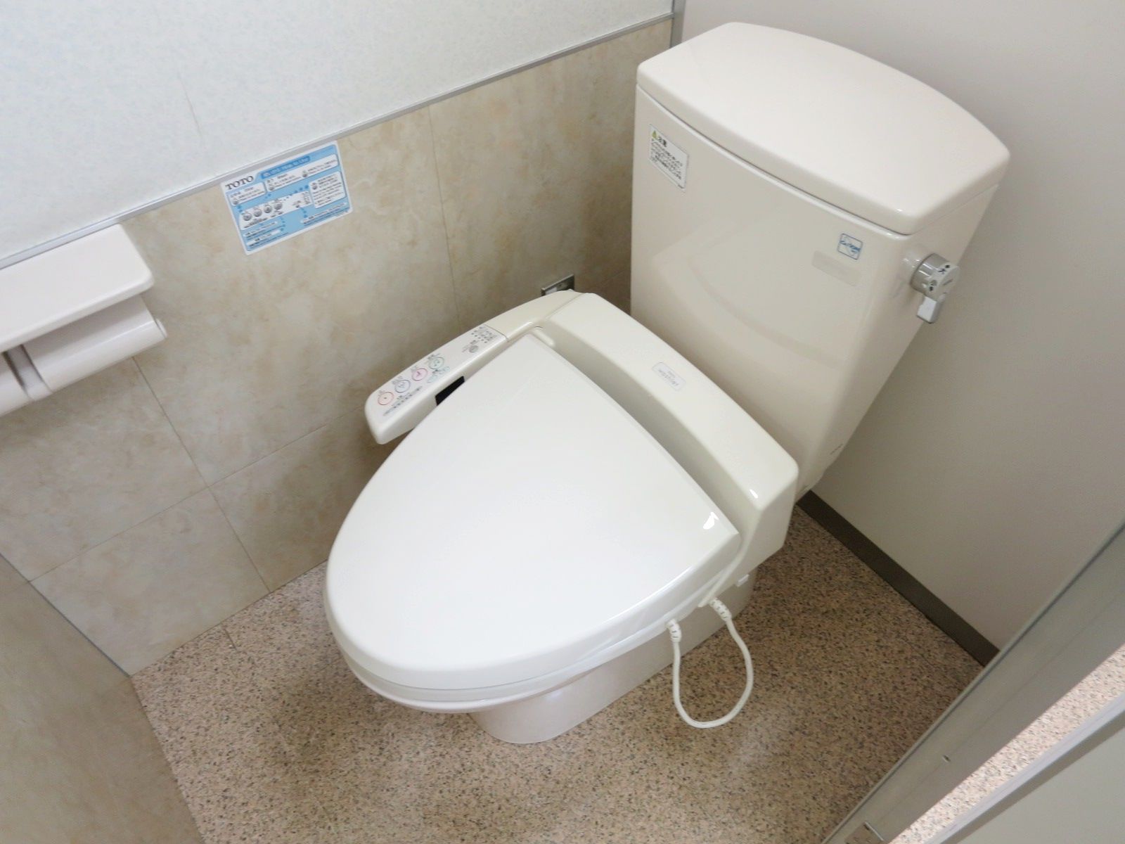 男女別トイレ個室