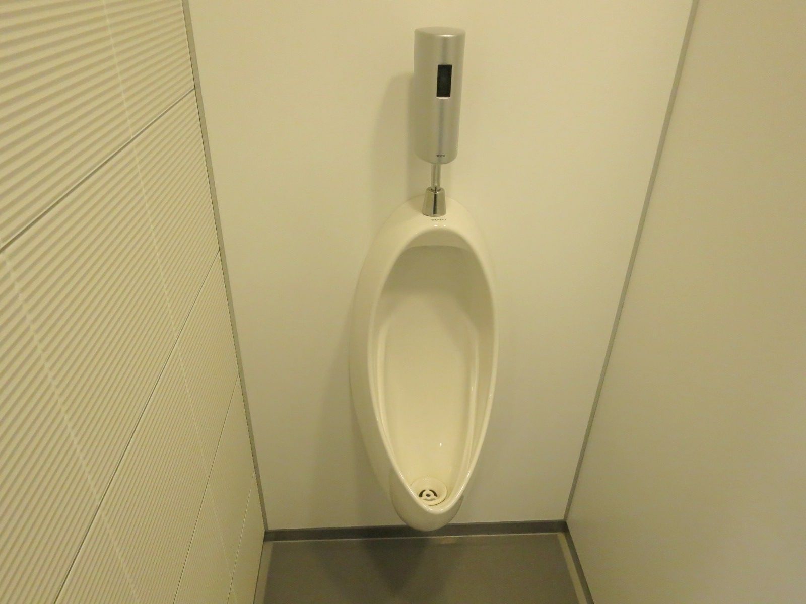 男性用トイレ