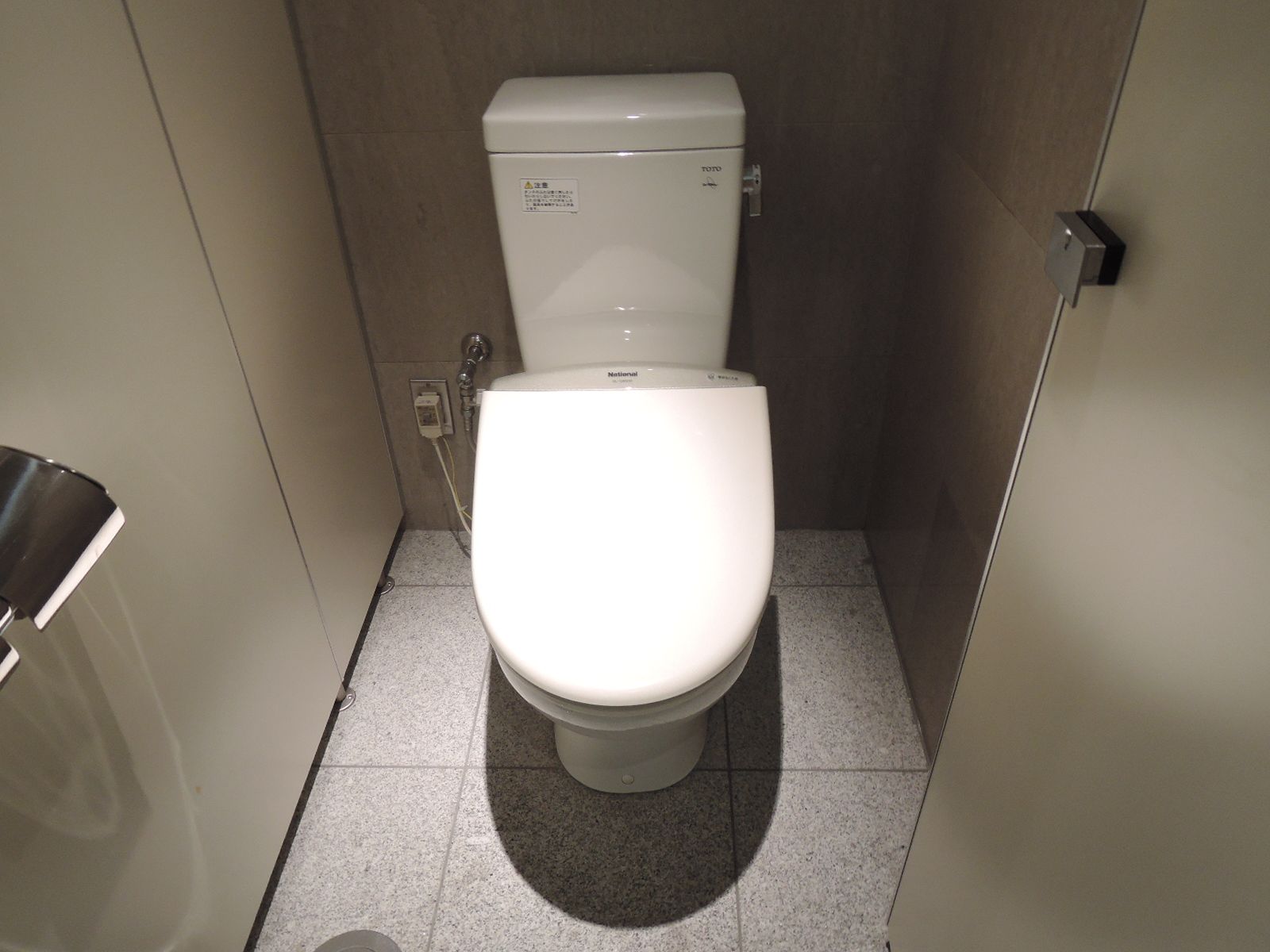 男女別トイレ個室