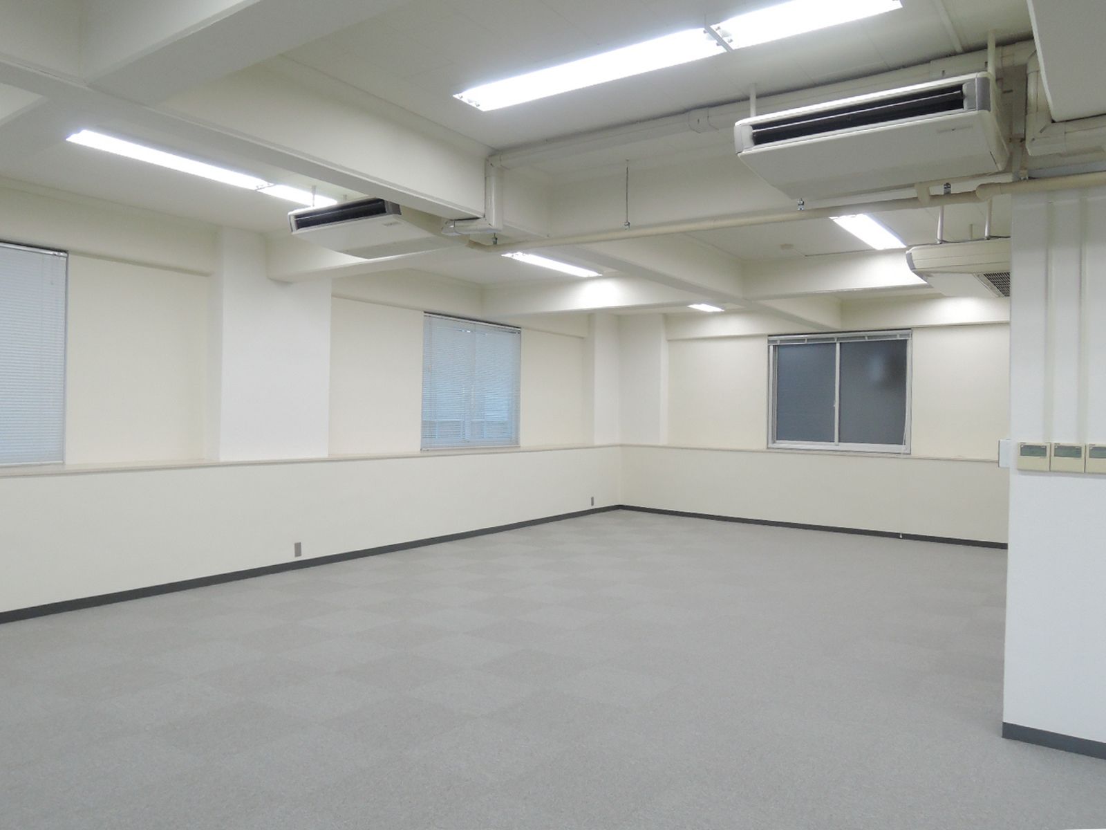 オフィス室内参考画像(4階)