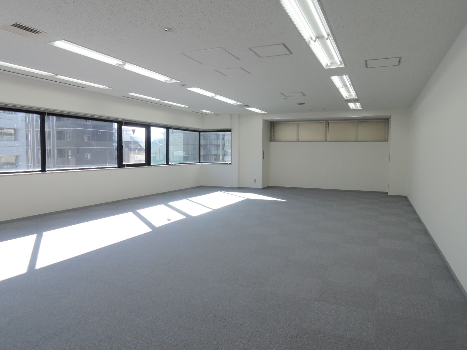 オフィス室内参考画像