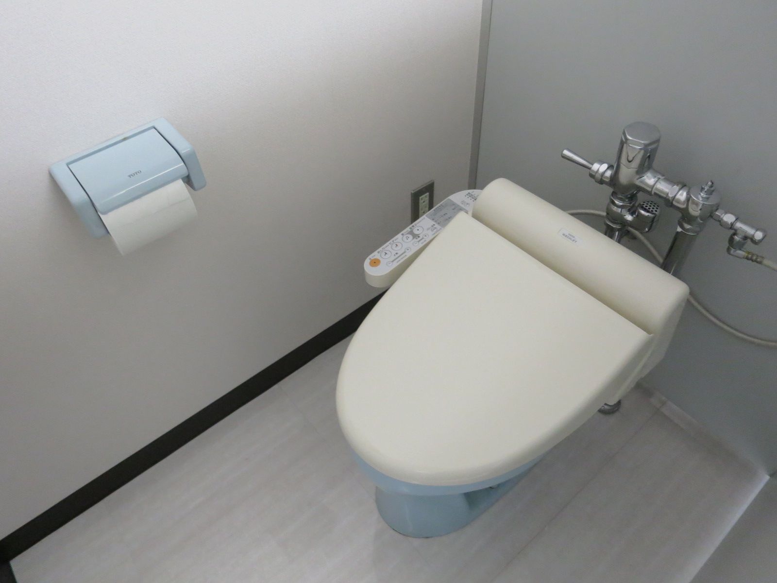 男女別トイレ個室