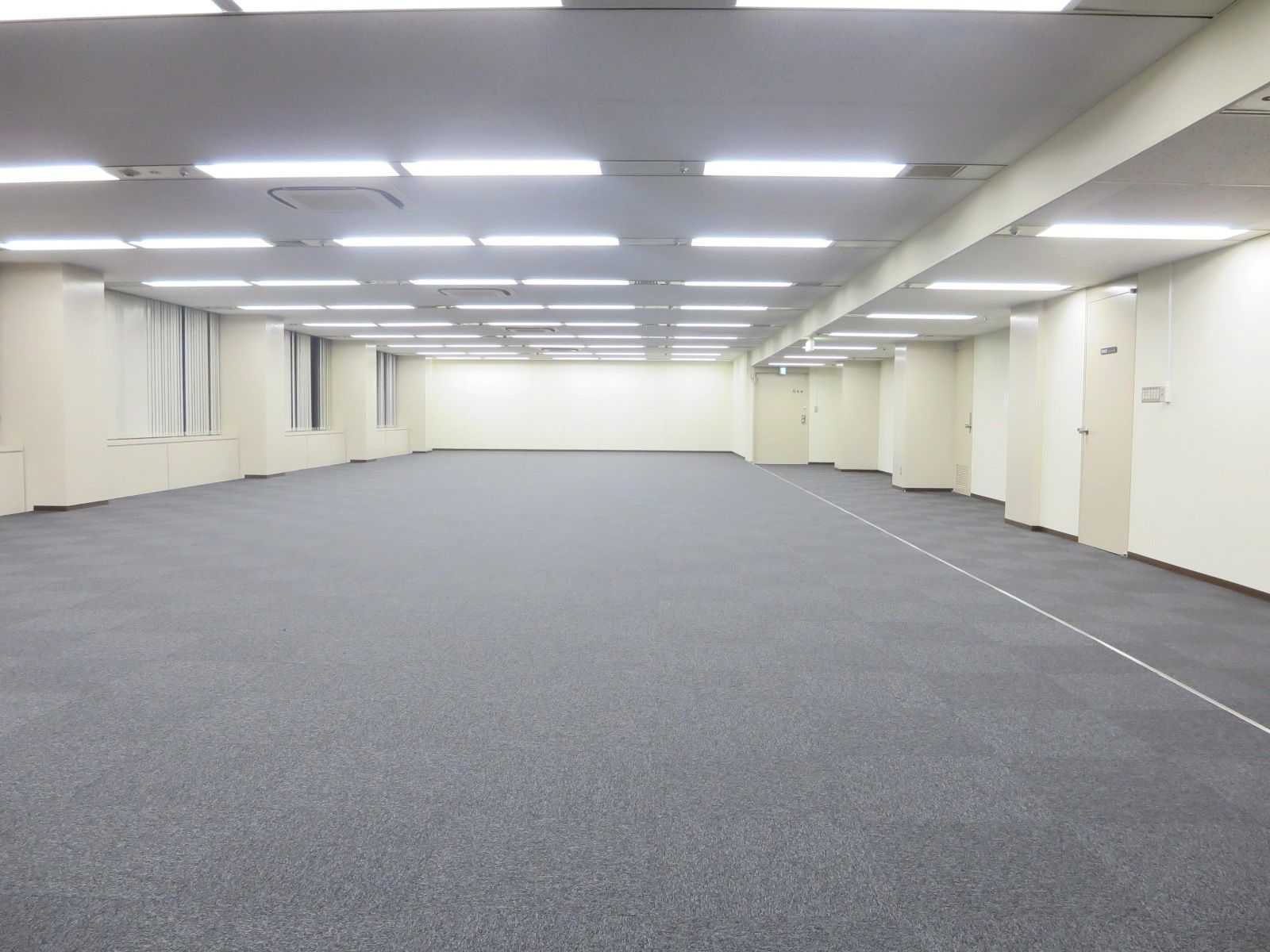 オフィス室内参考画像