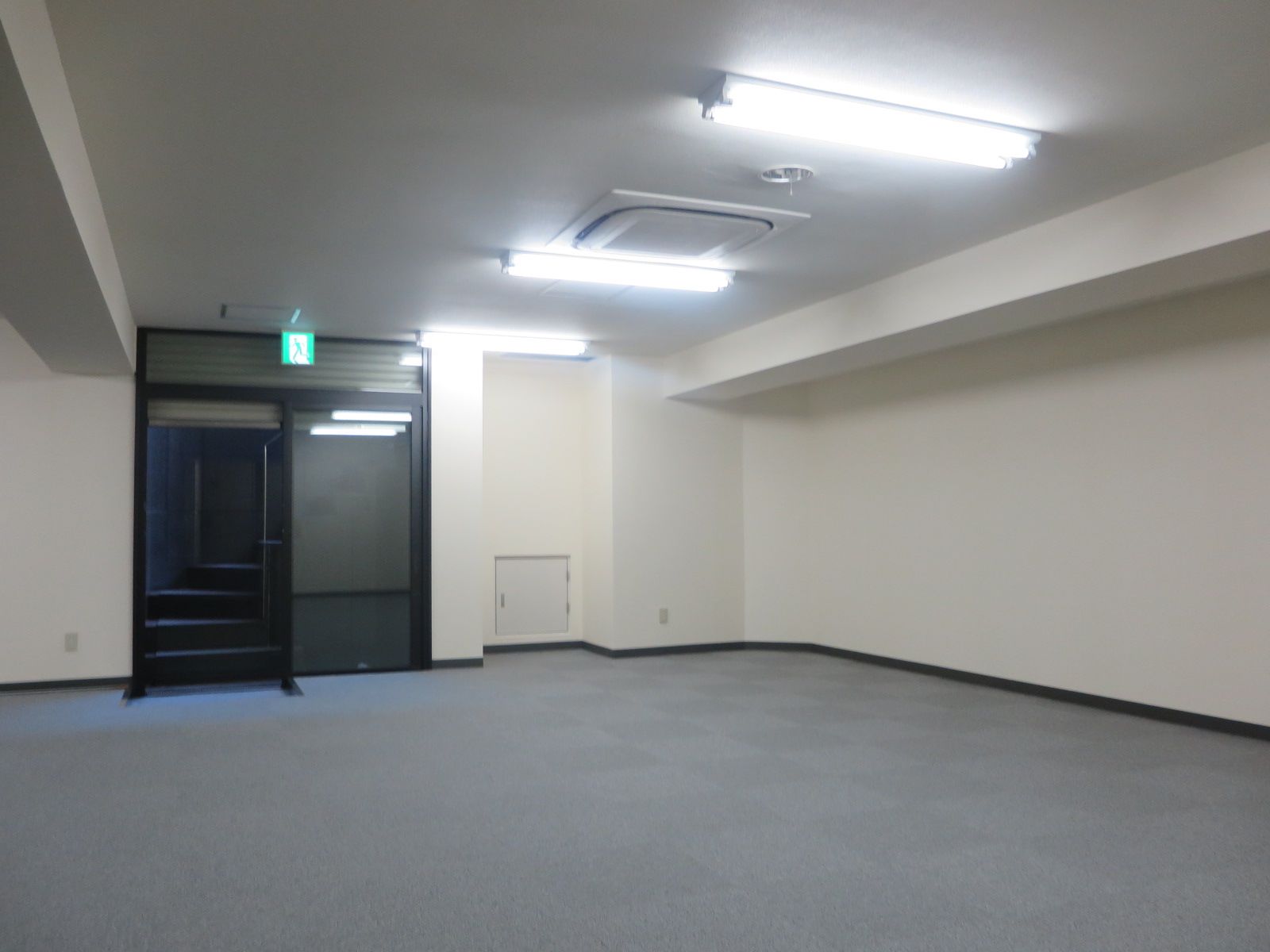 別角度の様子